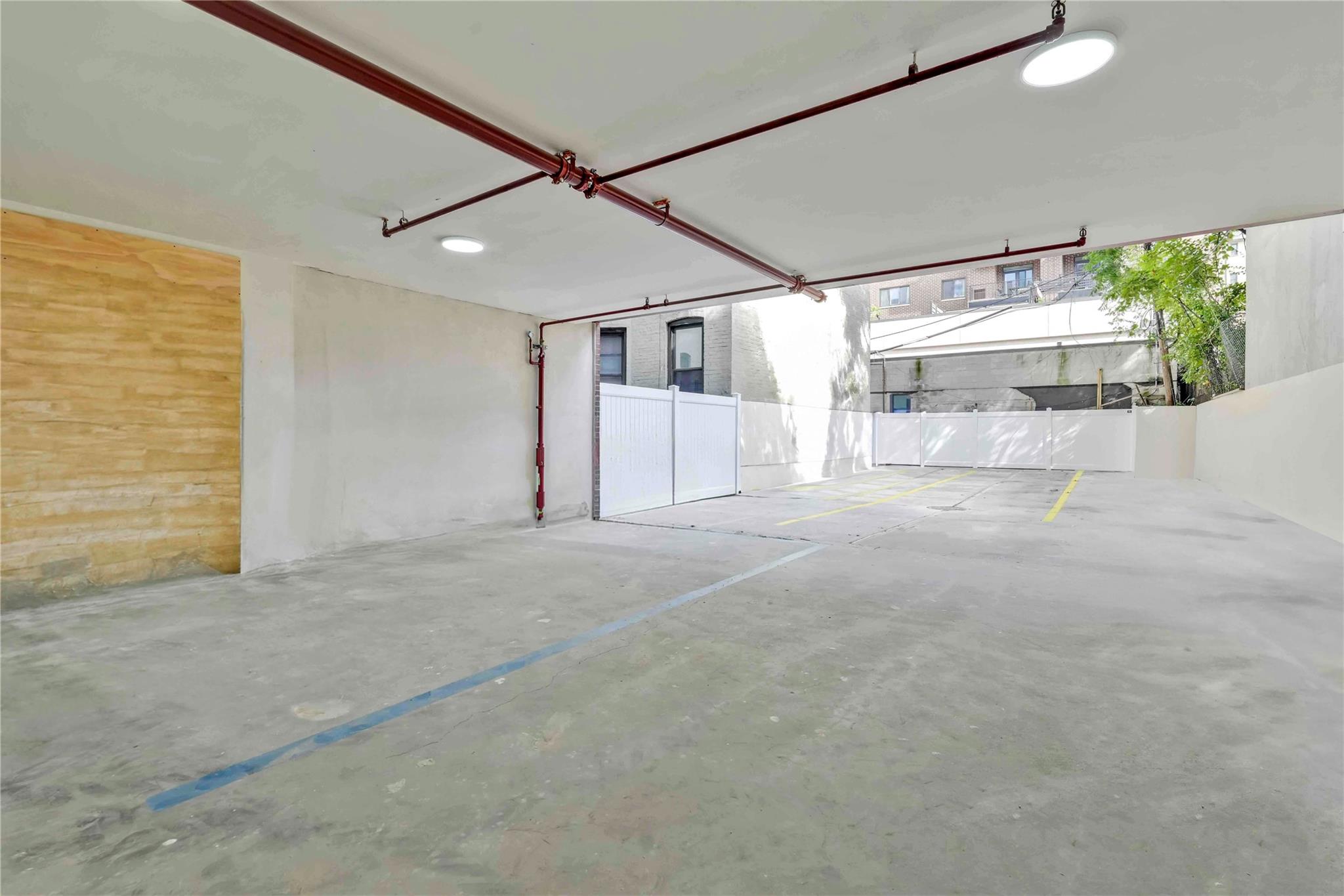 #19 photo, 25-25 31st Avenue, クイーンズ区 Astoria , NY 11106