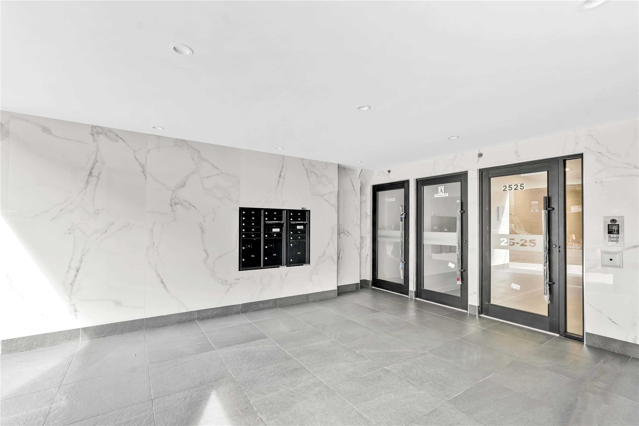 #20 photo, 25-25 31st Avenue, クイーンズ区 Astoria , NY 11106