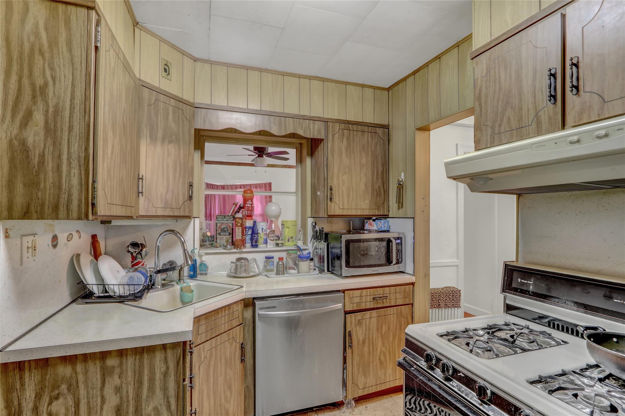 #11 photo, 62 Herman Boulevard, ناسو Franklin Square , NY 11010