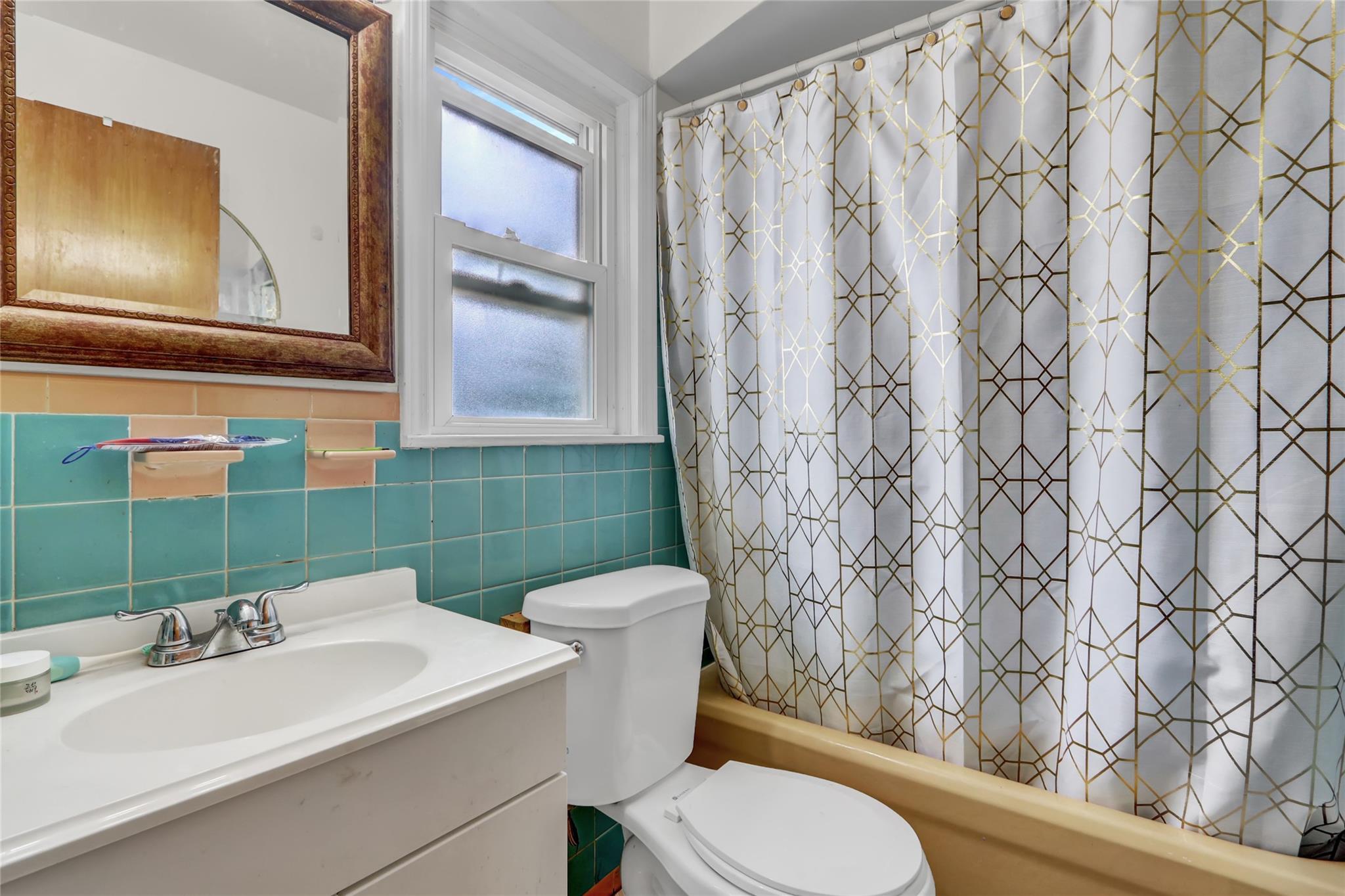 #15 photo, 62 Herman Boulevard, ناسو Franklin Square , NY 11010