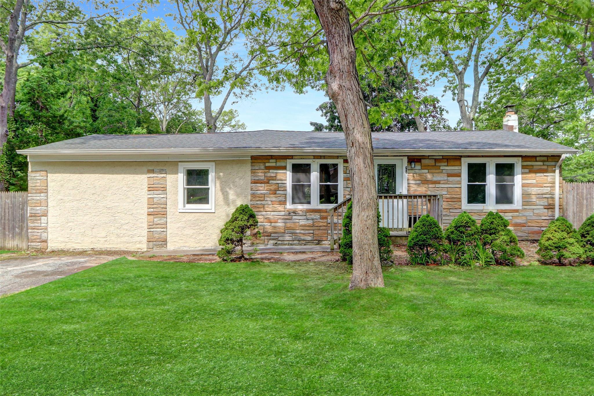 #1 photo, 68 Broadway, Mastic , NY 11950