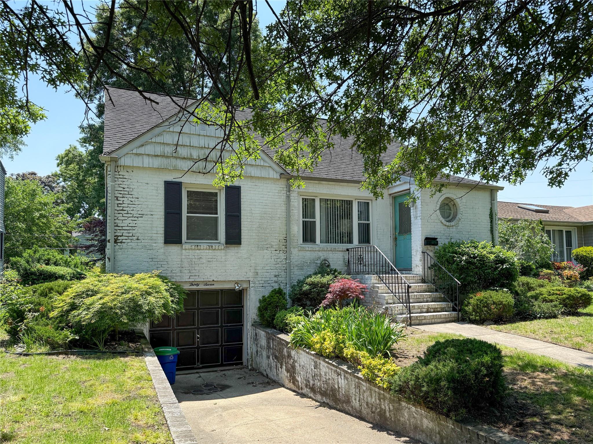 #1 photo, 37 Flower Road, 長島 Valley Stream , NY 11581