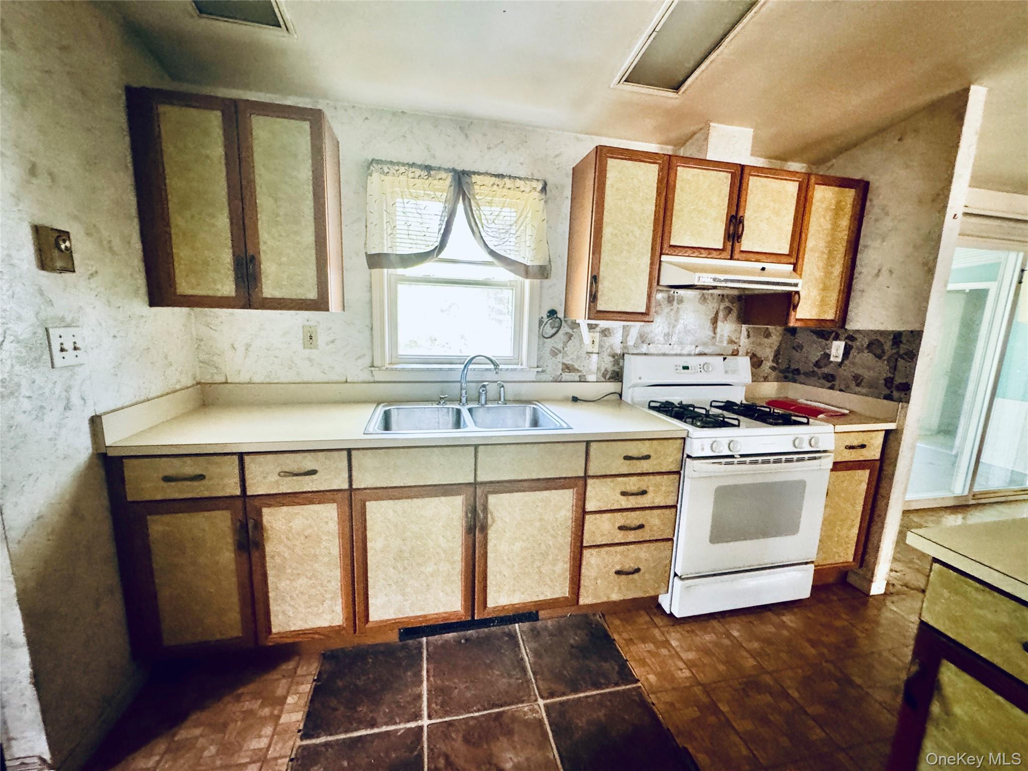 #7 photo, 20 Shore Drive, Elizaville , NY 12523