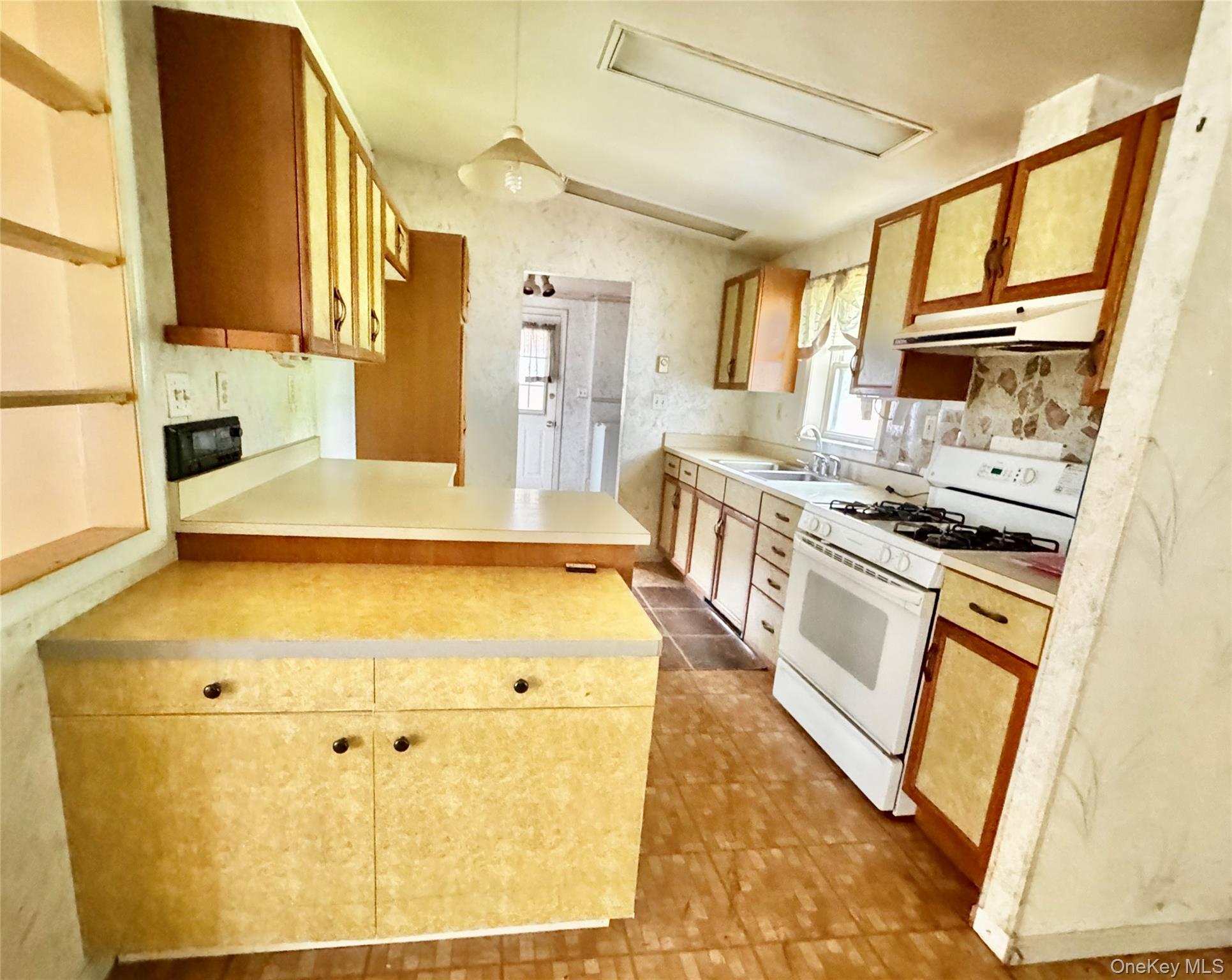 #9 photo, 20 Shore Drive, Elizaville , NY 12523