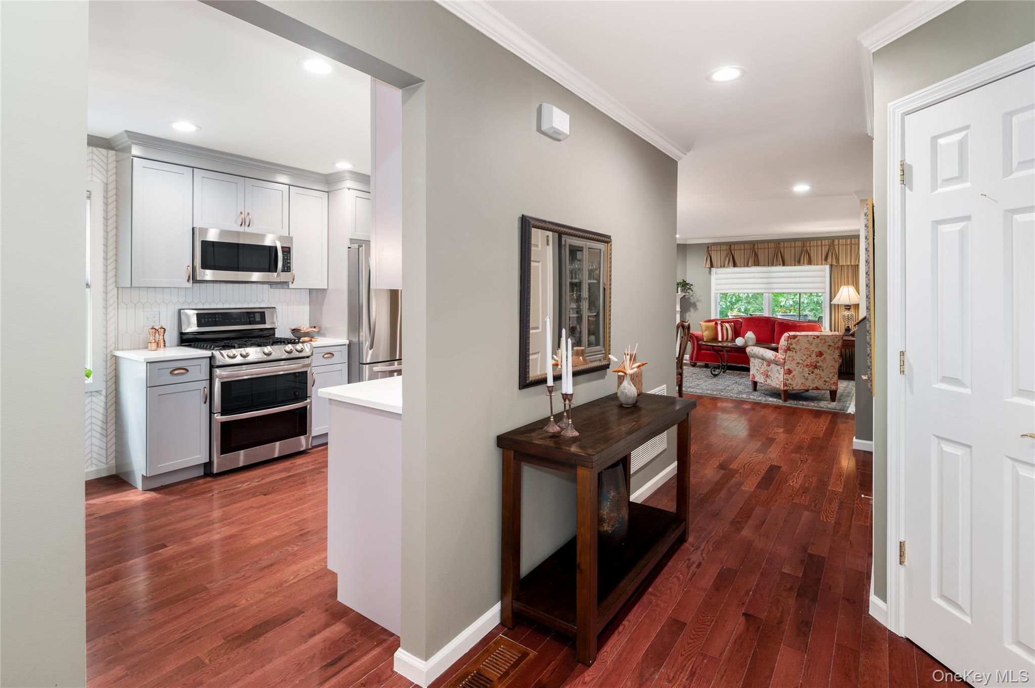 #4 photo, 401 Glenwood Drive, Briarcliff Manor , NY 10510