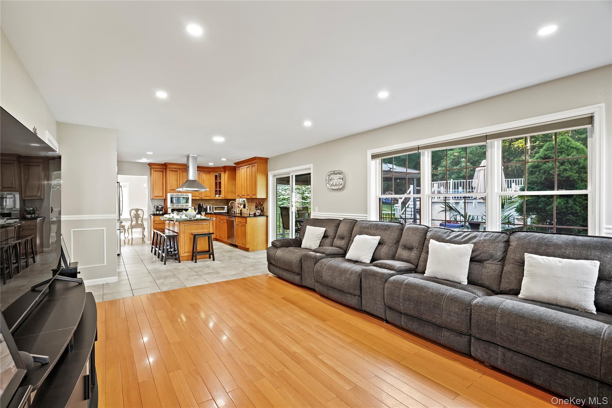 #9 photo, 3856 Marcy Street, Mohegan Lake , NY 10547