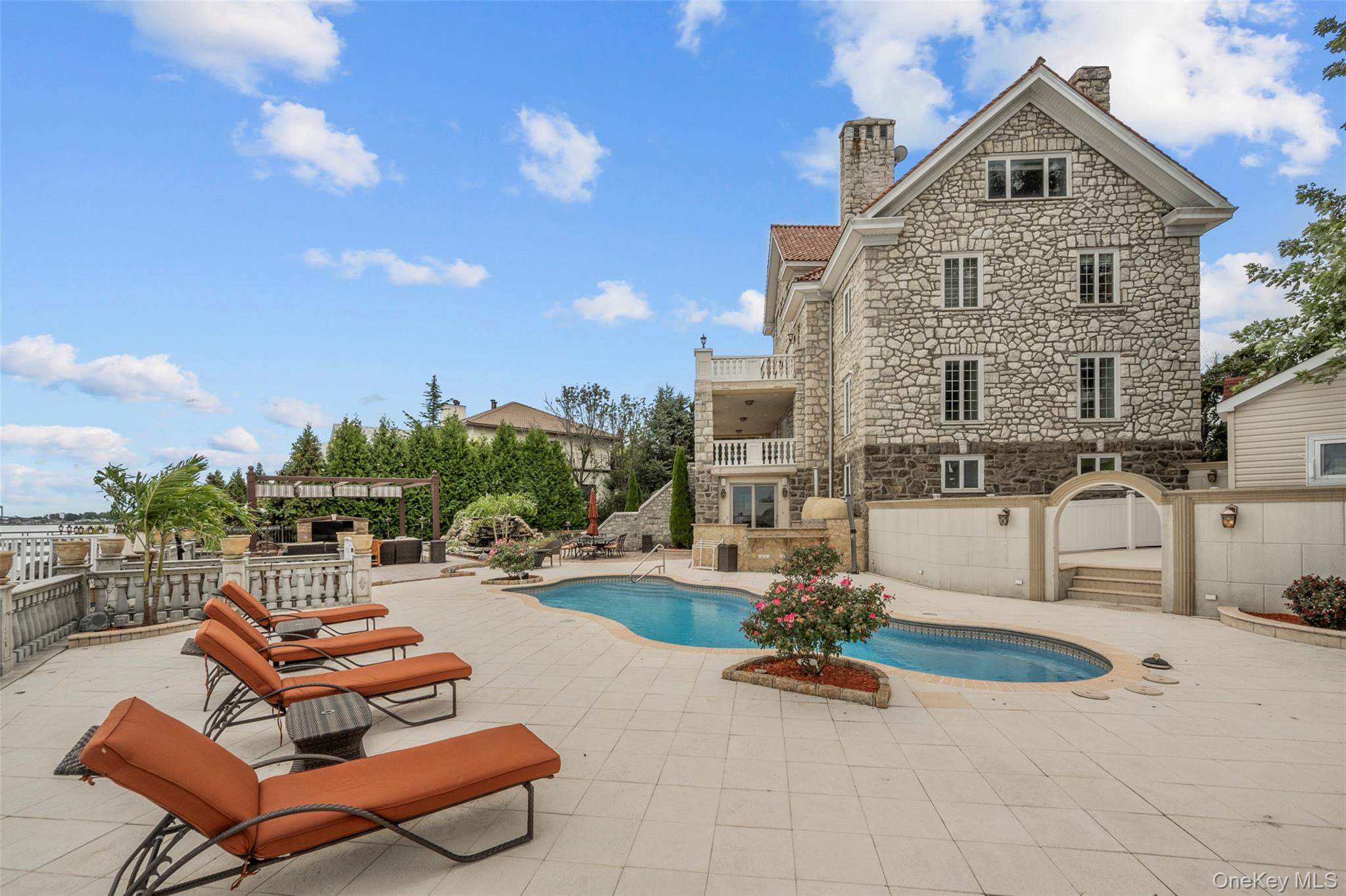 #8 photo, 3407 Country Club Road, ブロンクス区 Bronx , NY 10465