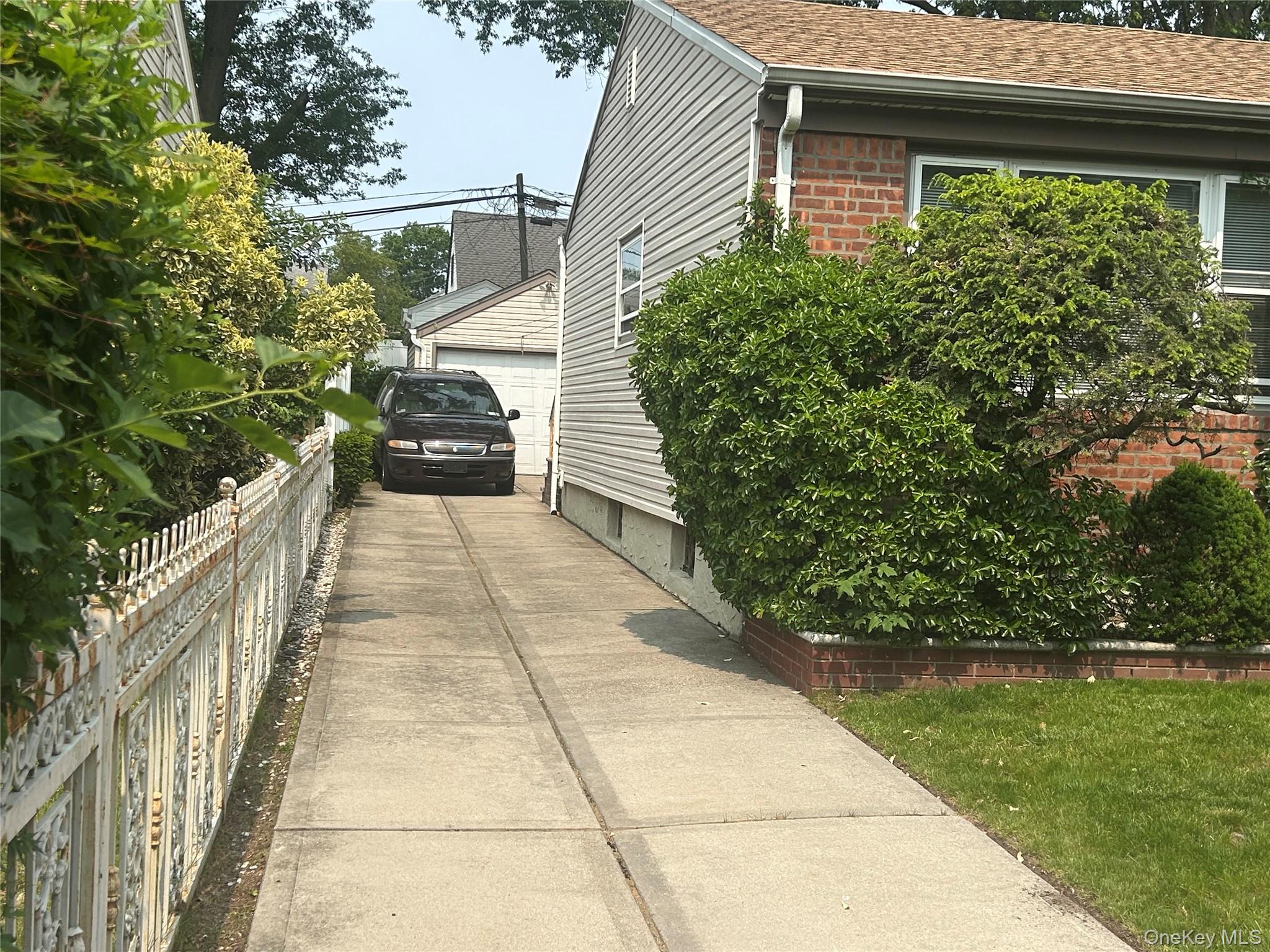 #5 photo, 121-18 238th Street, クイーンズ区 Laurelton , NY 11422