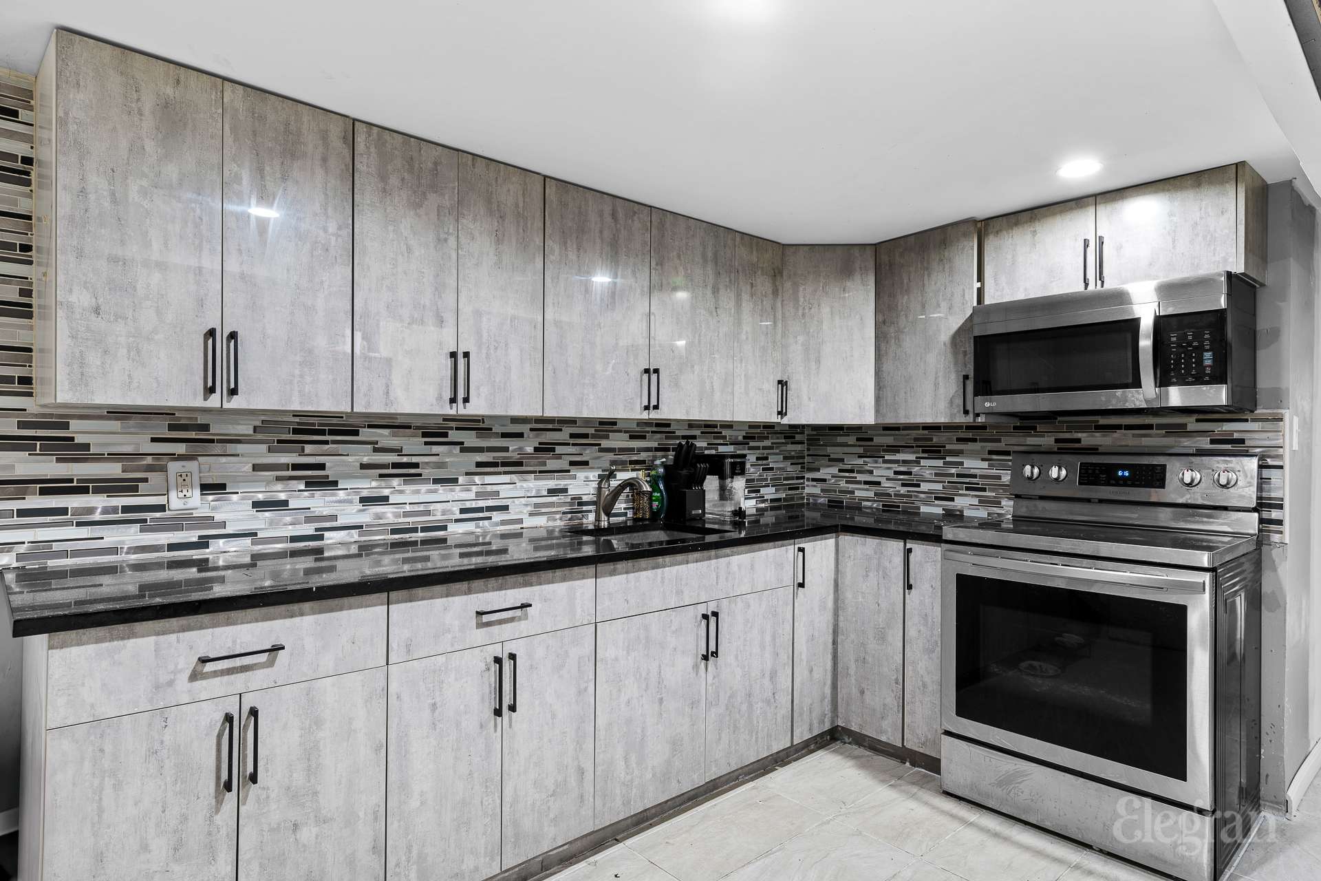 #10 photo, 60-89 54th Street, クイーンズ区 Ridgewood , NY 11378