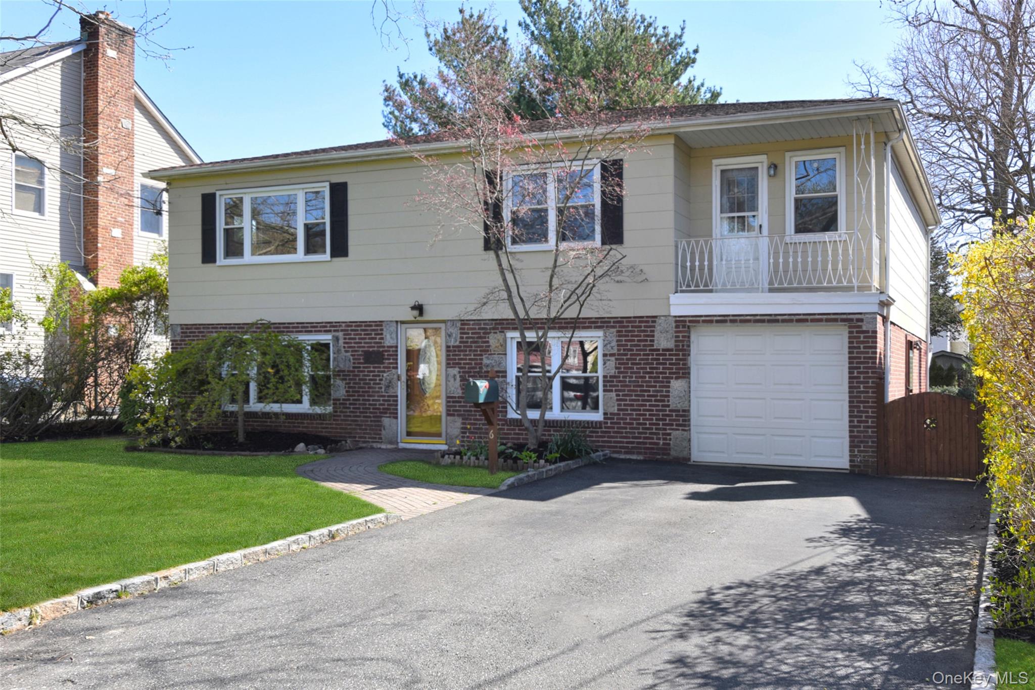 #14 photo, 6 Dunes Lane, Port Washington , NY 11050