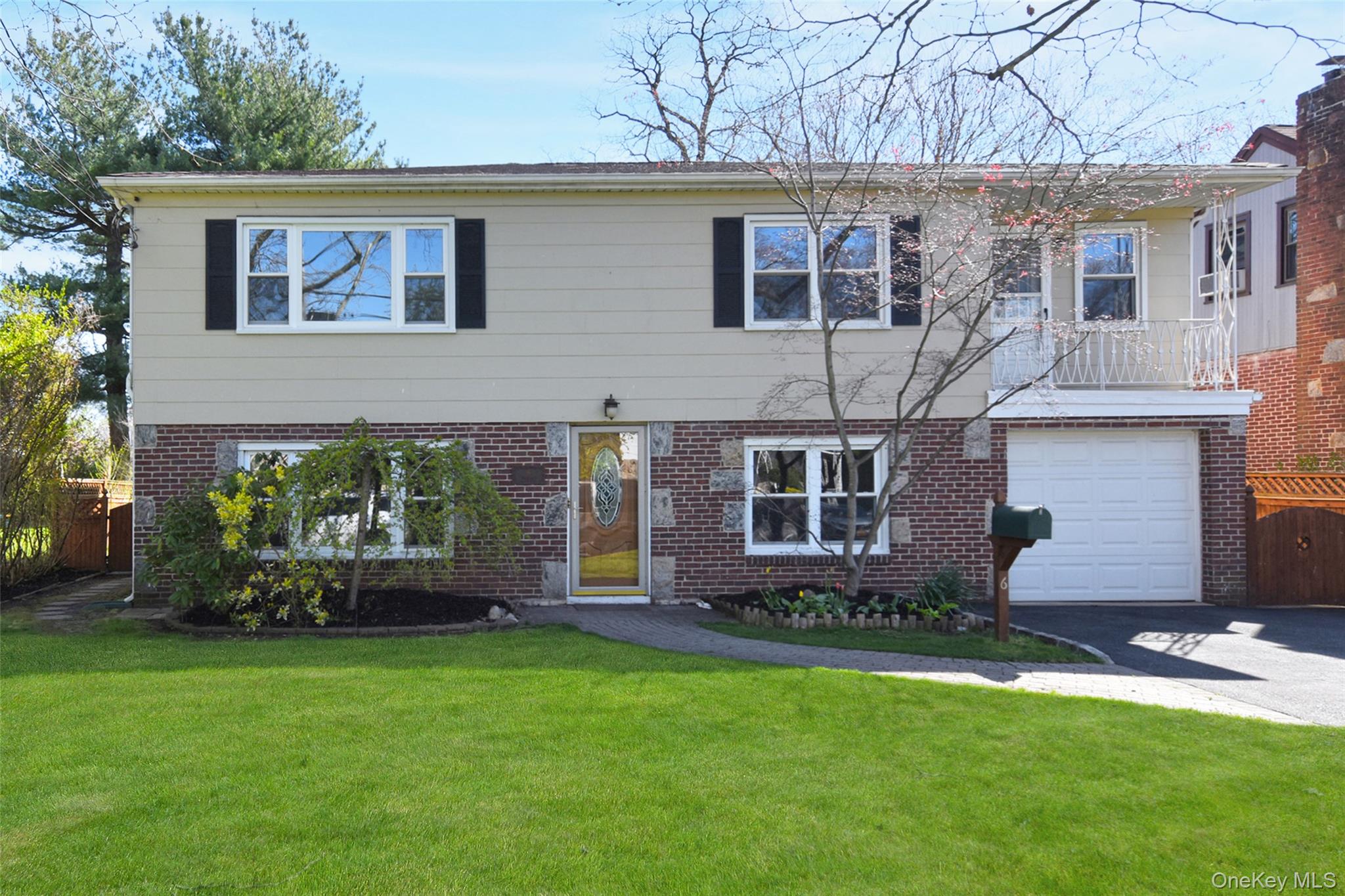 #15 photo, 6 Dunes Lane, Port Washington , NY 11050