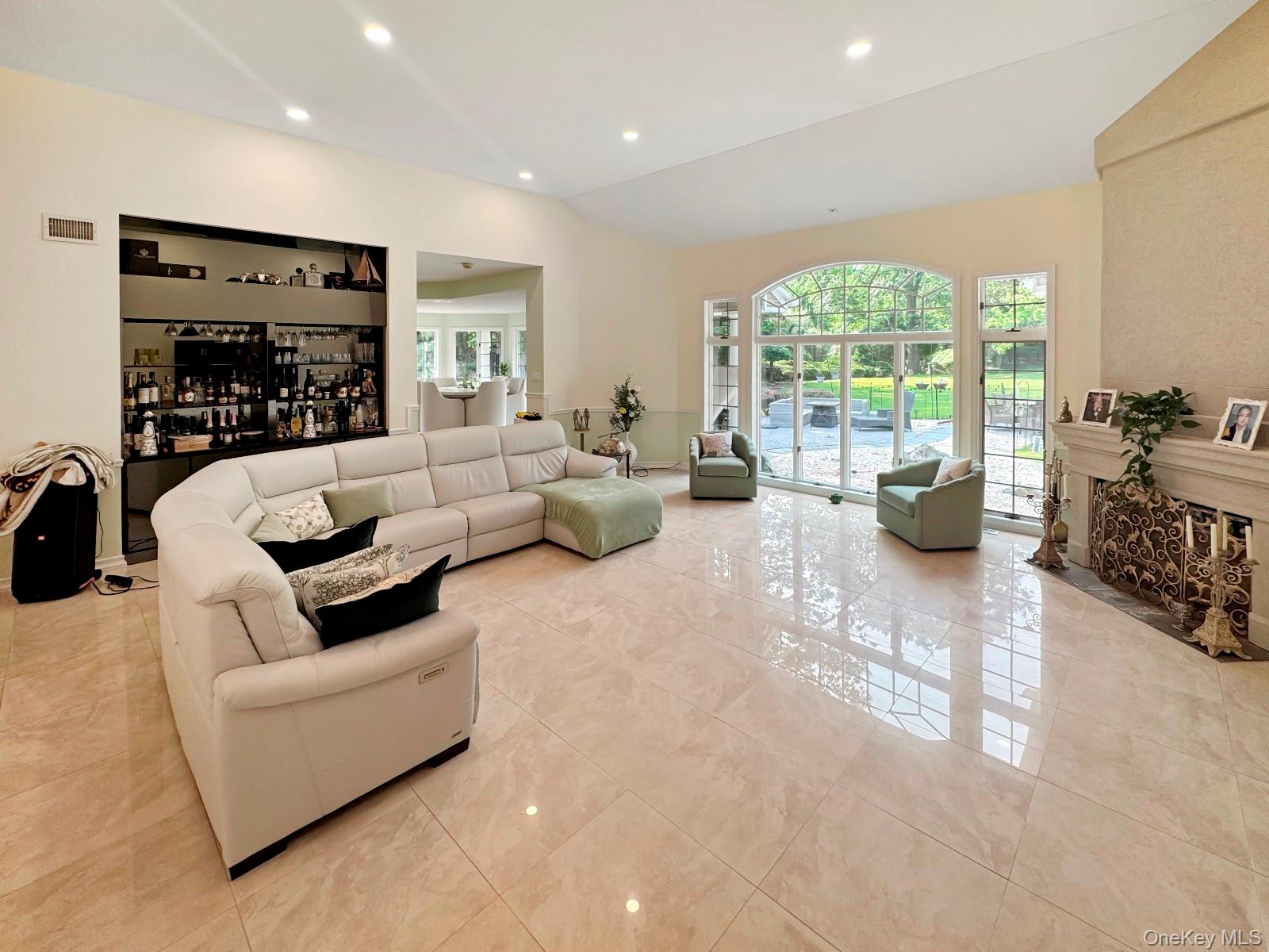 #4 photo, 91 Harbor Road, サフォーク郡 Head Of The Harbor , NY 11780