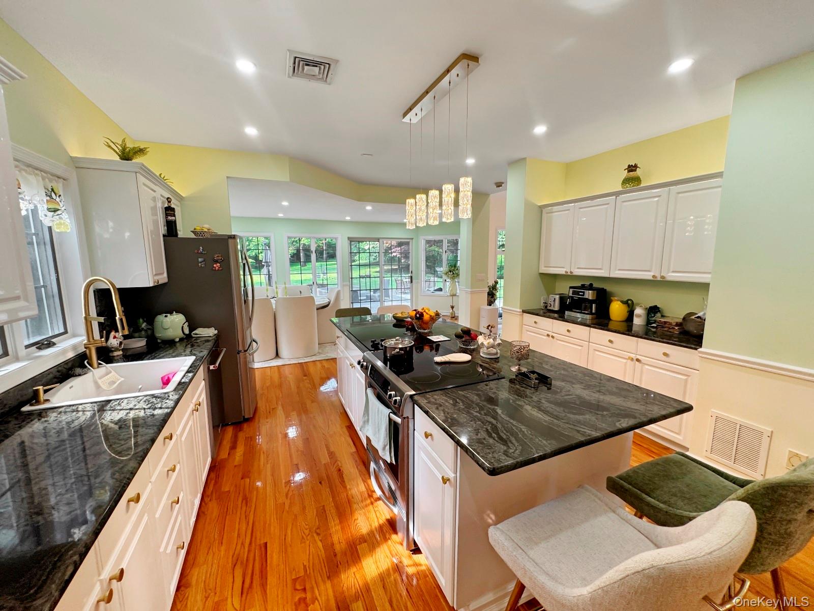 #9 photo, 91 Harbor Road, サフォーク郡 Head Of The Harbor , NY 11780