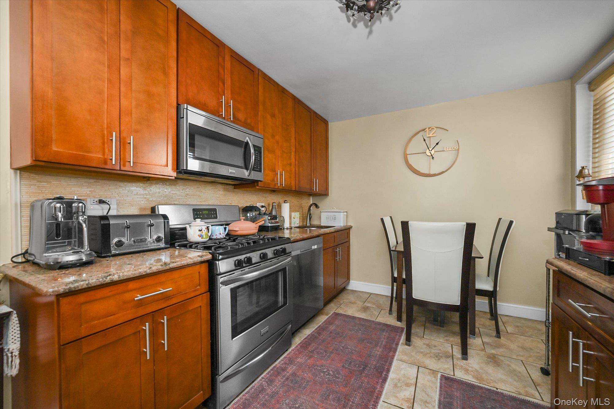 #9 photo, 211-40 18th Avenue, クイーンズ区 Bayside , NY 11360