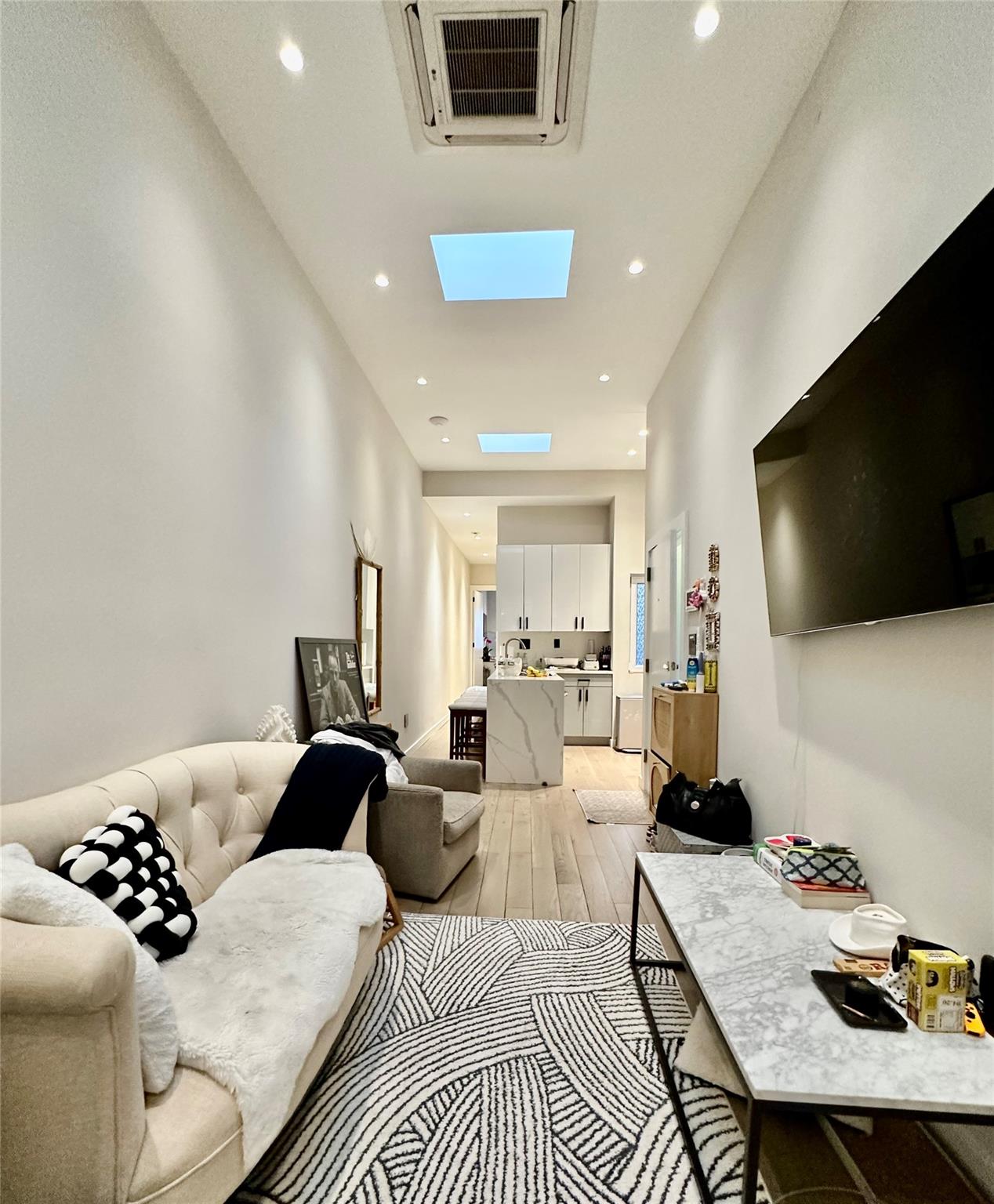 #4 photo, 25-64 38th Street, クイーンズ区 Astoria , NY 11103