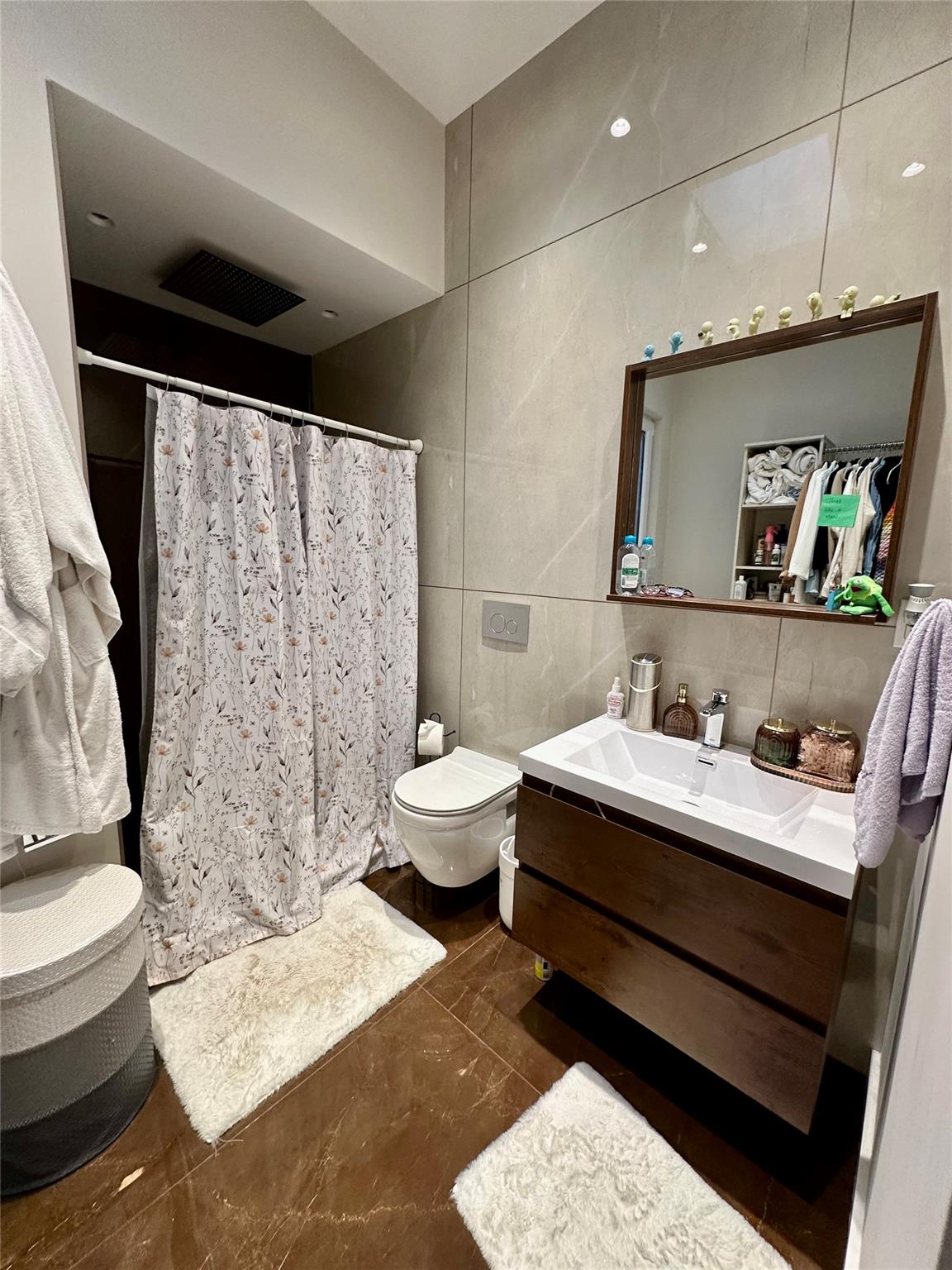 #5 photo, 25-64 38th Street, クイーンズ区 Astoria , NY 11103