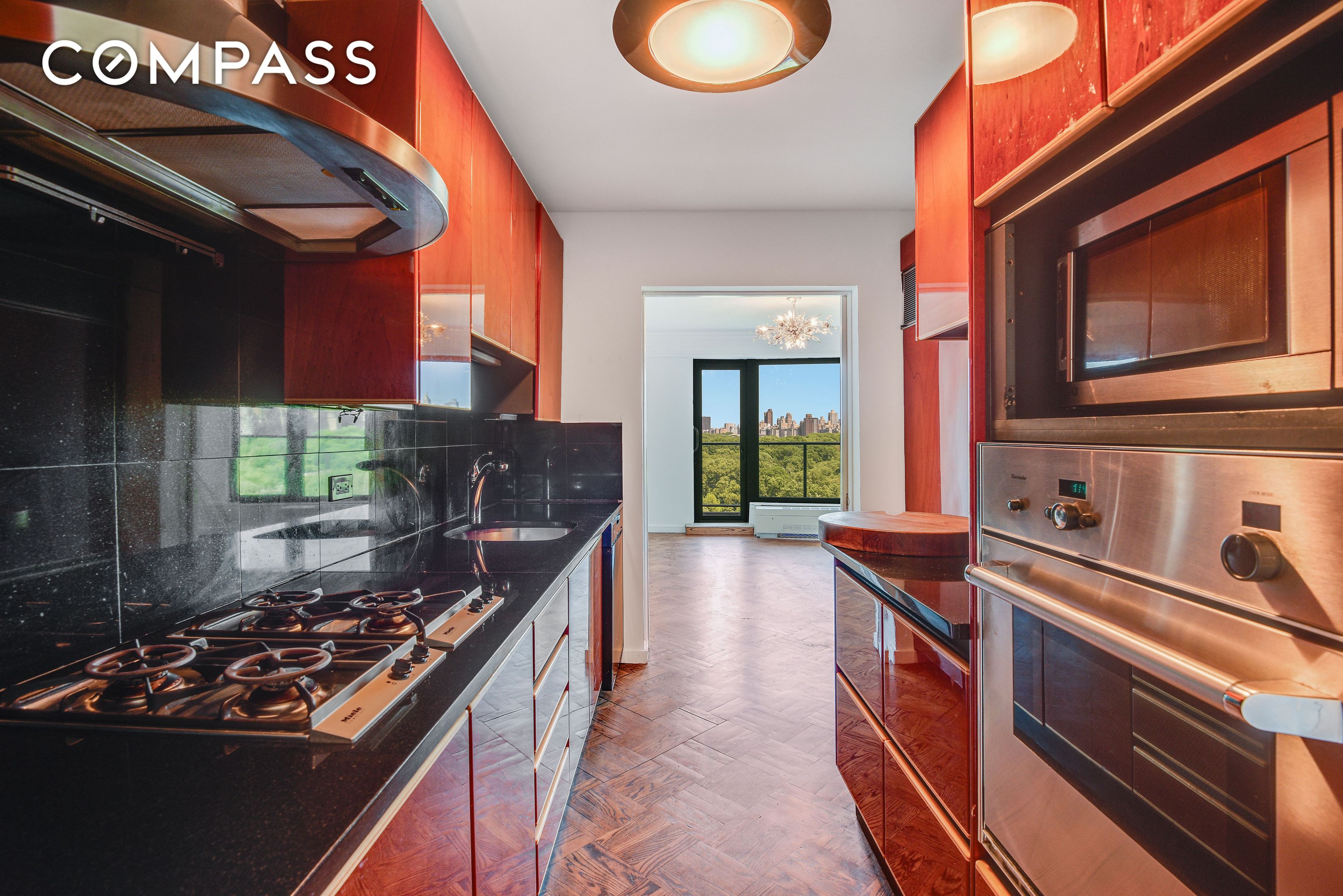 #13 photo, 200 Central Park S, マンハッタン Central Park South , NY 10019