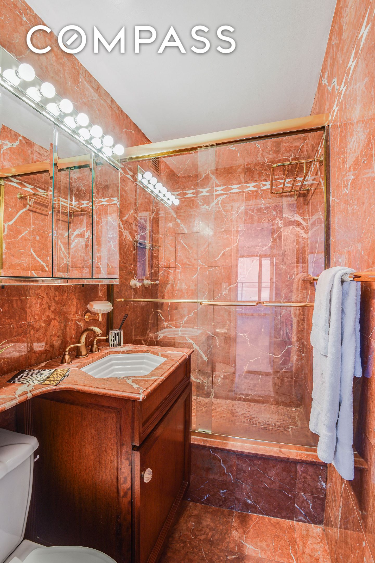 #17 photo, 200 Central Park S, マンハッタン Central Park South , NY 10019