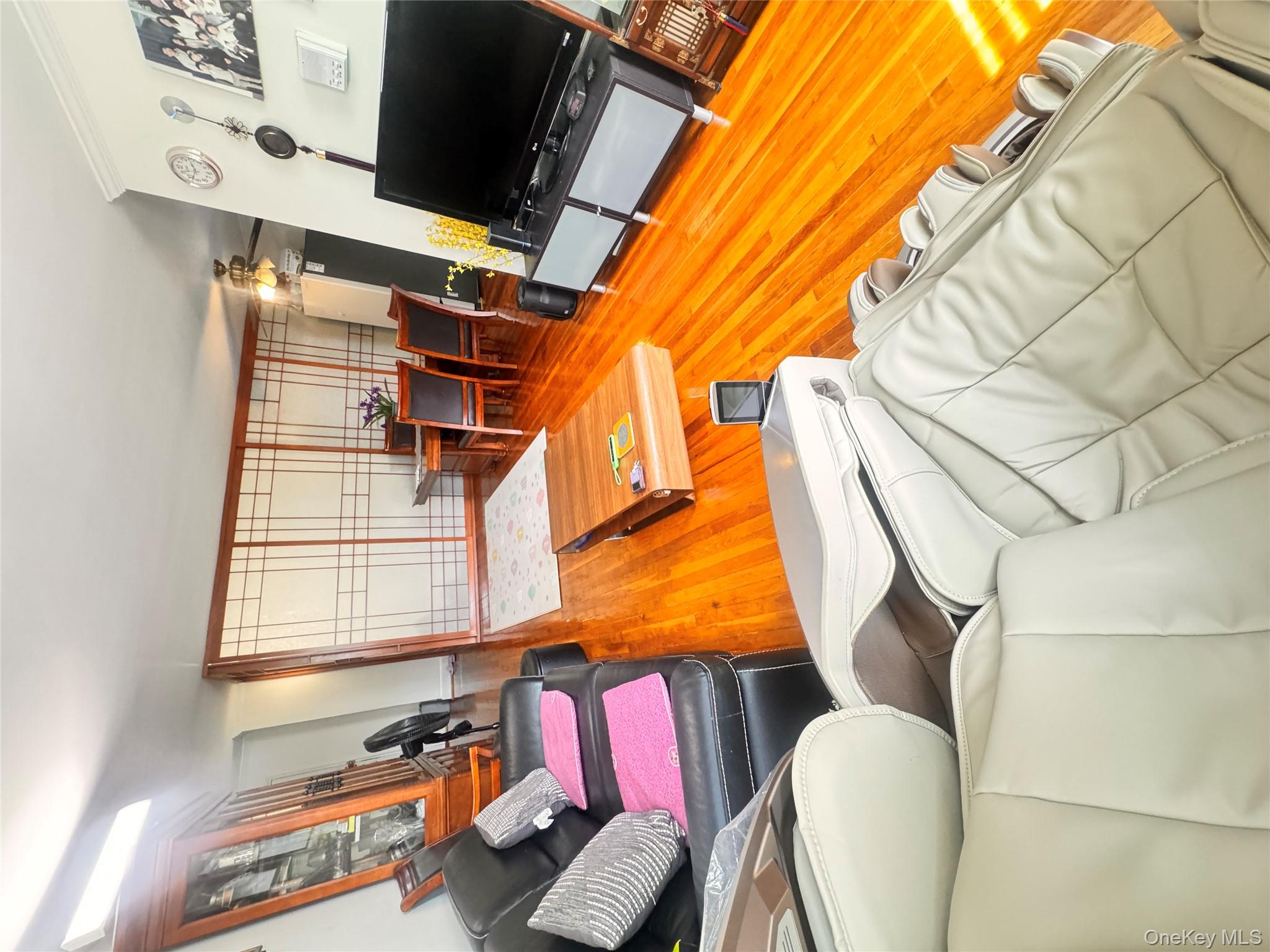 #4 photo, 30-11 Parsons Boulevard, クイーンズ区 Flushing , NY 11354