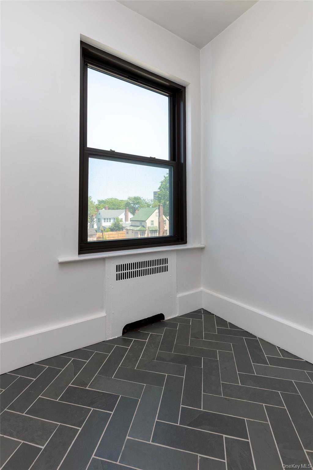 #10 photo, 76-66 Austin Street, Forest Hills , NY 11375