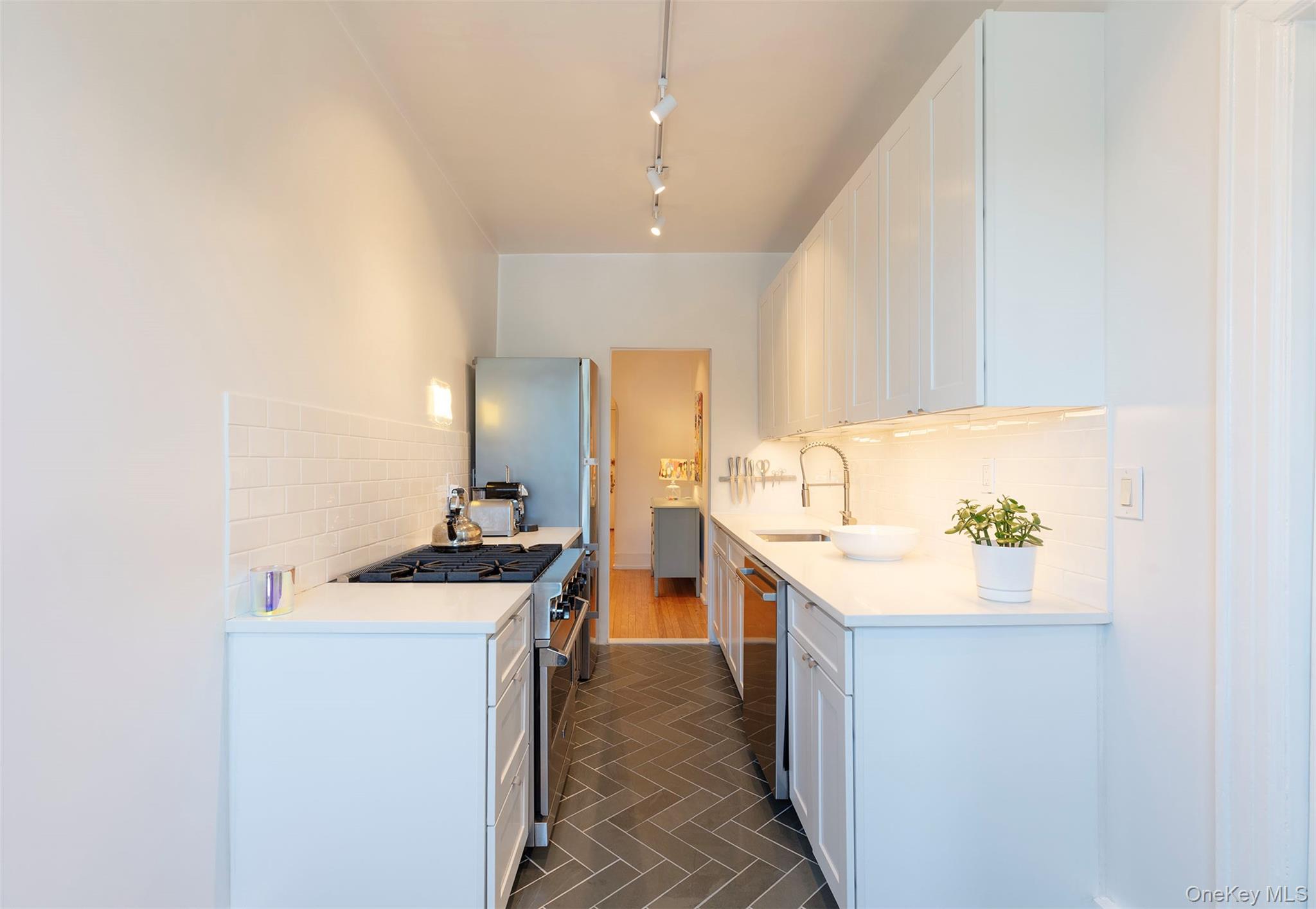 #7 photo, 76-66 Austin Street, Forest Hills , NY 11375