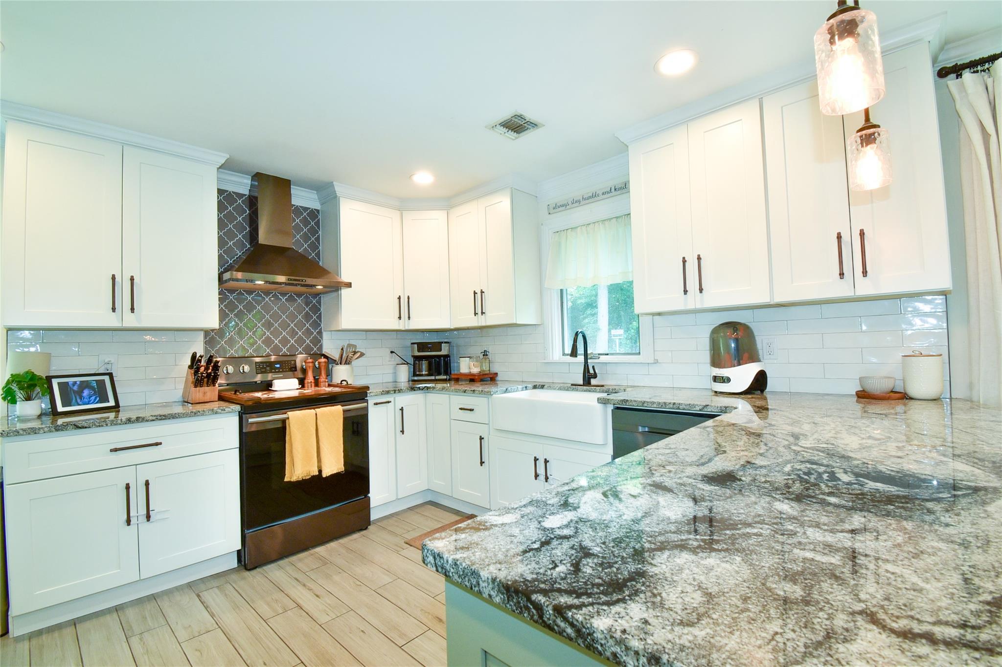 #10 photo, 5 Dartmouth Road, سوفولك Shoreham , NY 11786