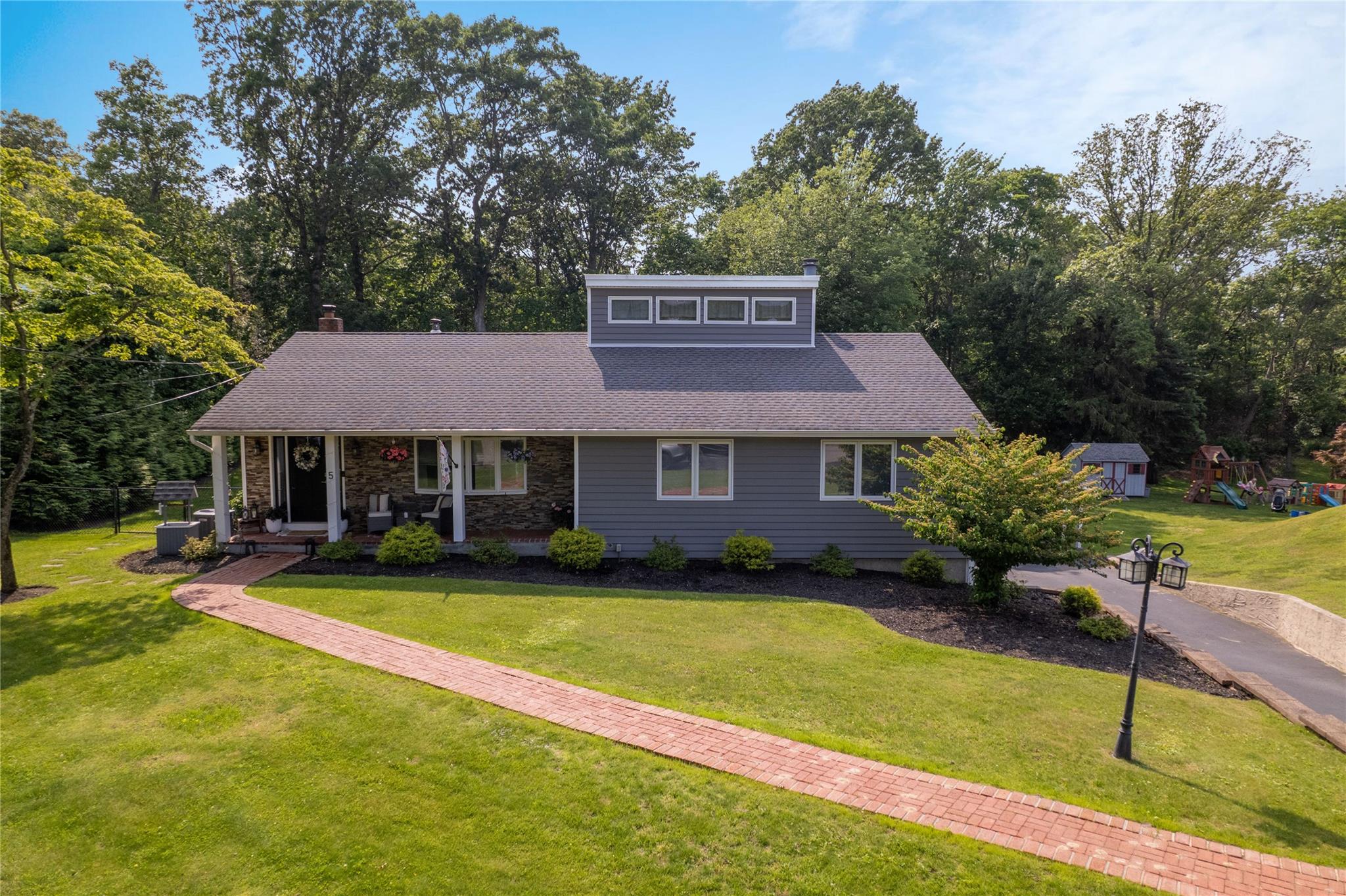 #3 photo, 5 Dartmouth Road, سوفولك Shoreham , NY 11786