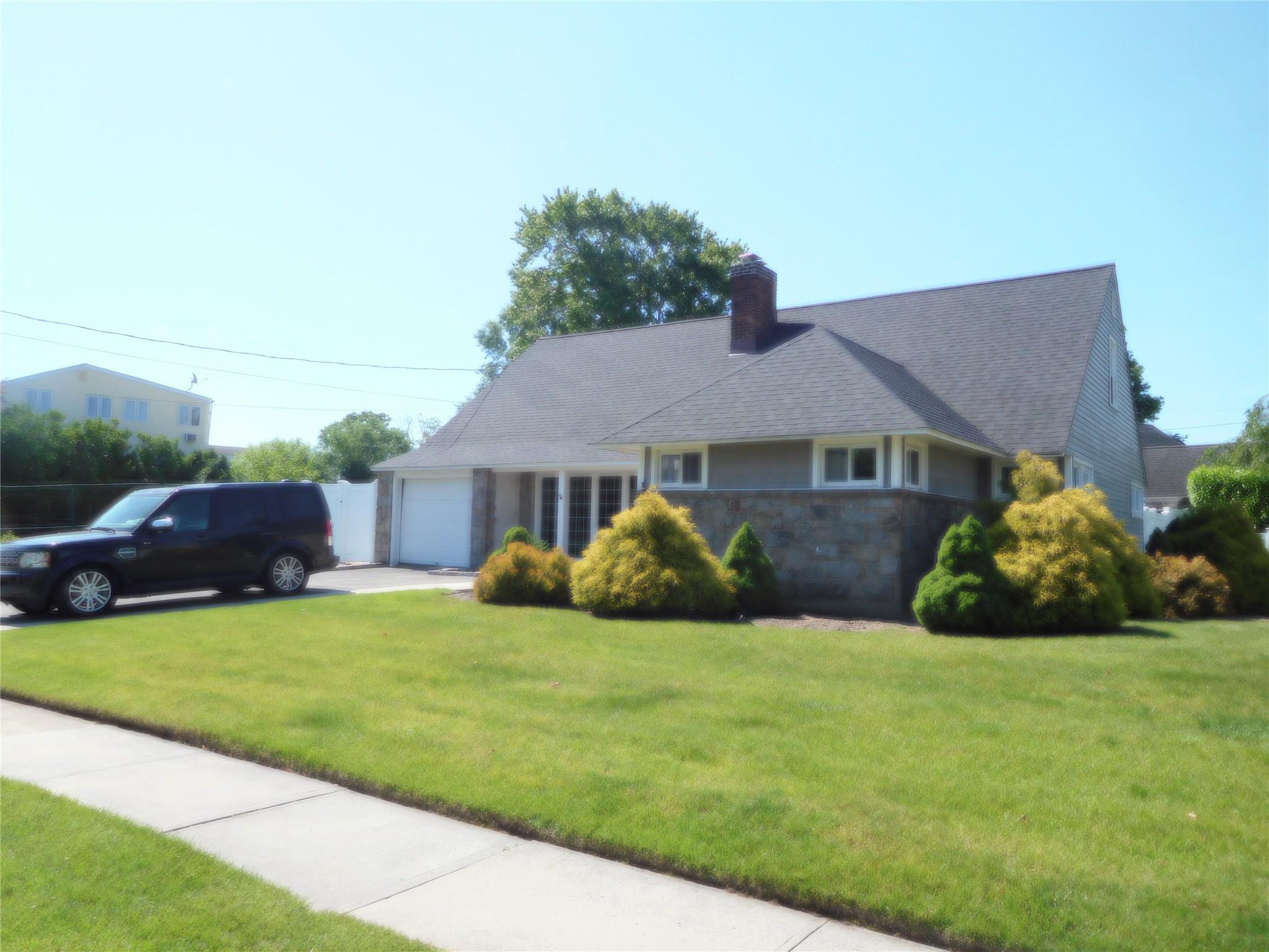 #1 photo, 9 Adams Street, East Rockaway , NY 11518
