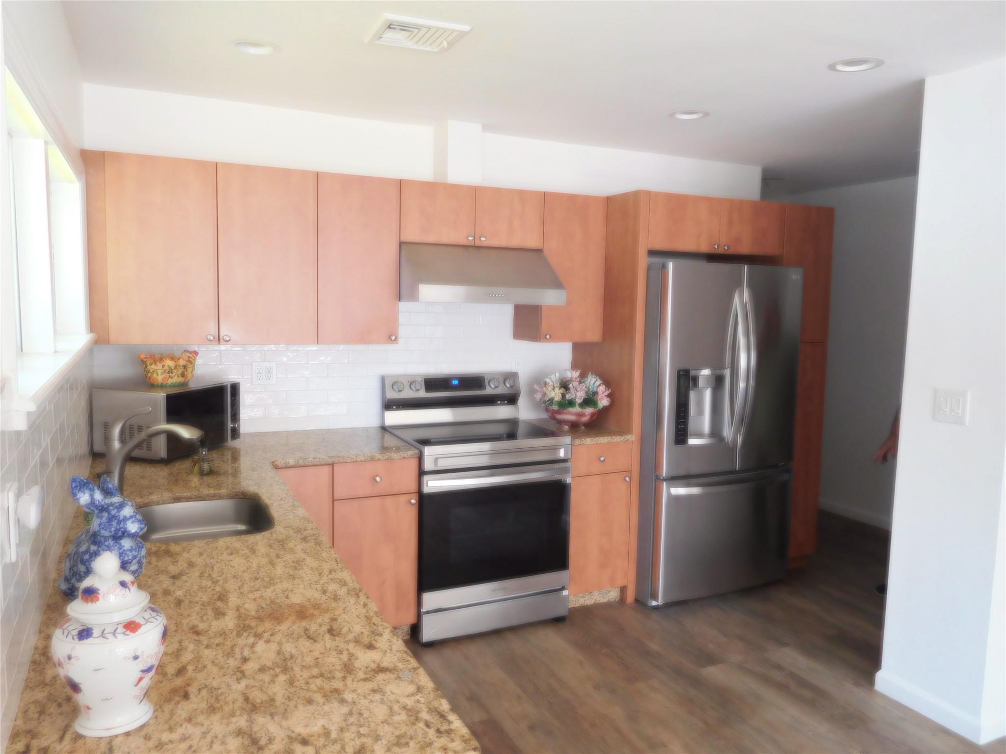 #4 photo, 9 Adams Street, ナッソー郡 East Rockaway , NY 11518