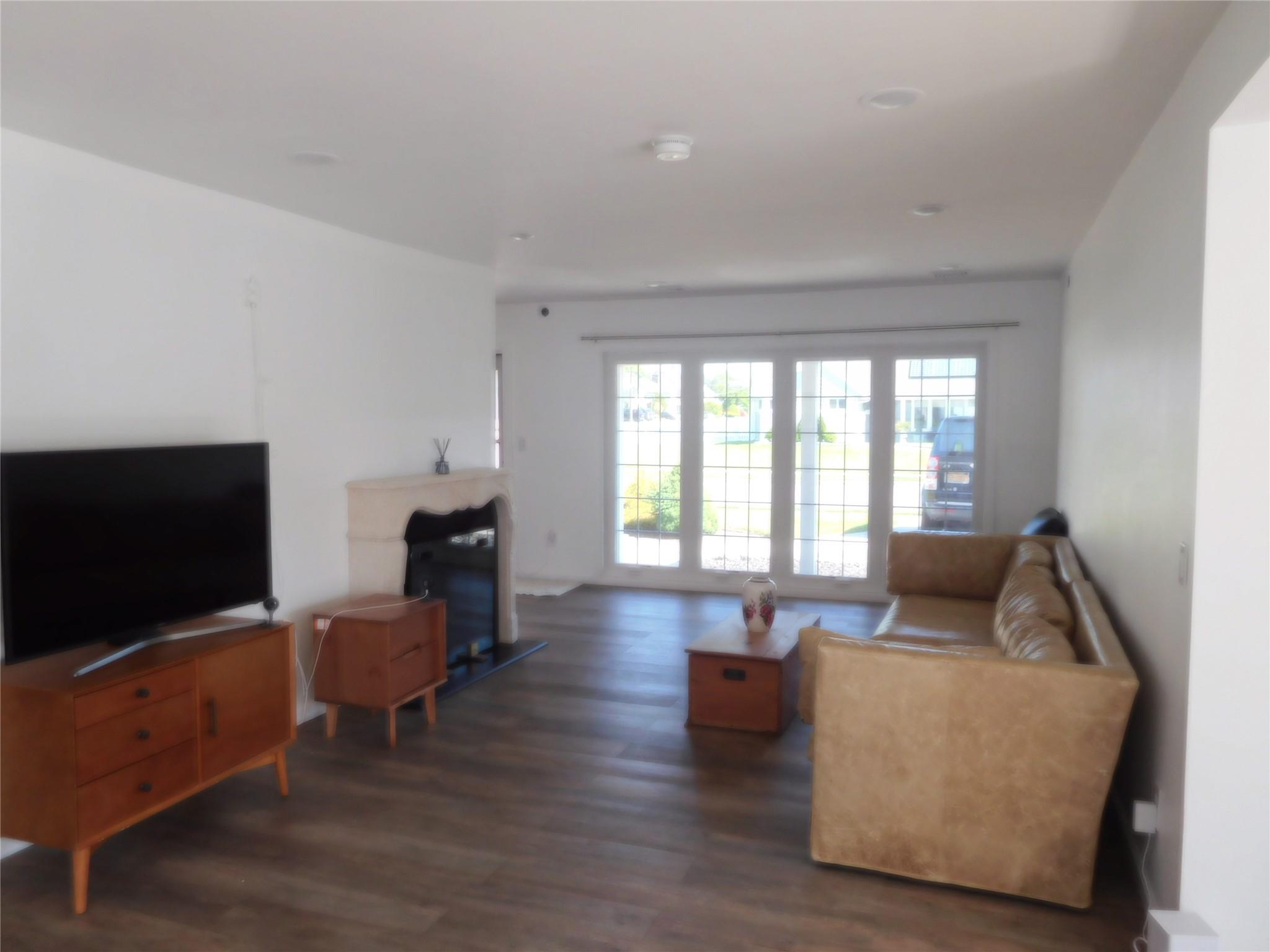 #6 photo, 9 Adams Street, ナッソー郡 East Rockaway , NY 11518