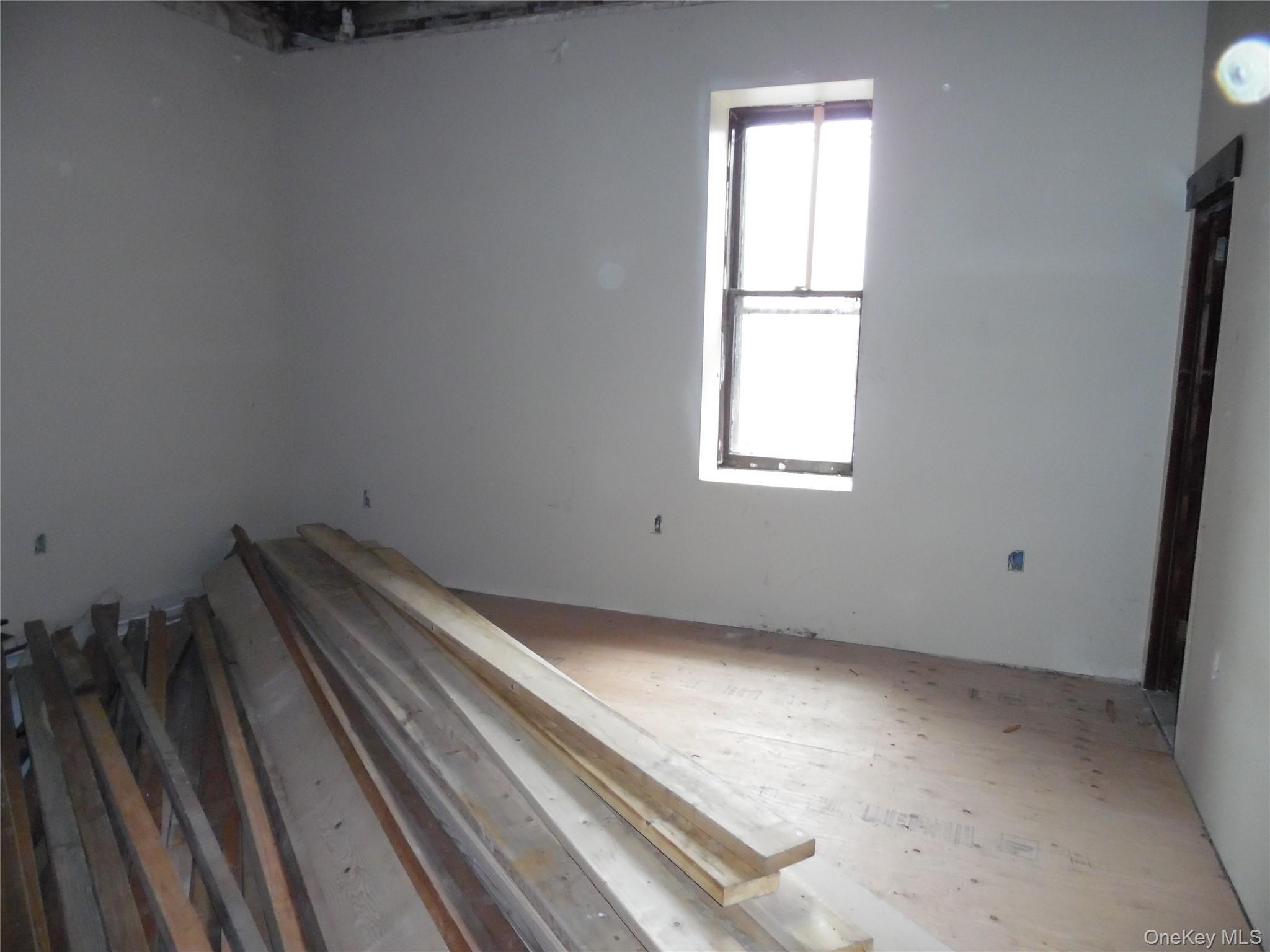 #6 photo, 5 Bank St, Monticello , NY 12701