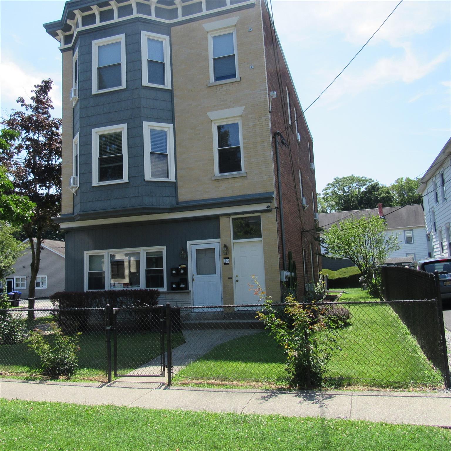 #1 photo, 29 Taylor Avenue, 紐約州 Poughkeepsie , NY 12601