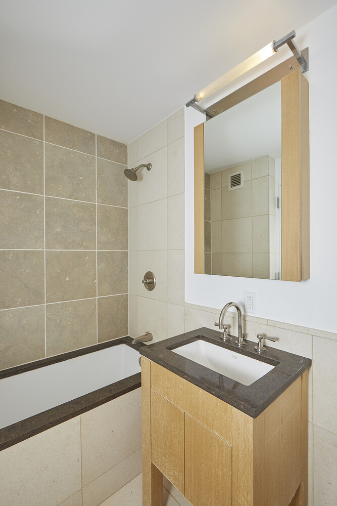 #12 photo, 350 W 42ND Street, マンハッタン Hells Kitchen , NY 10036