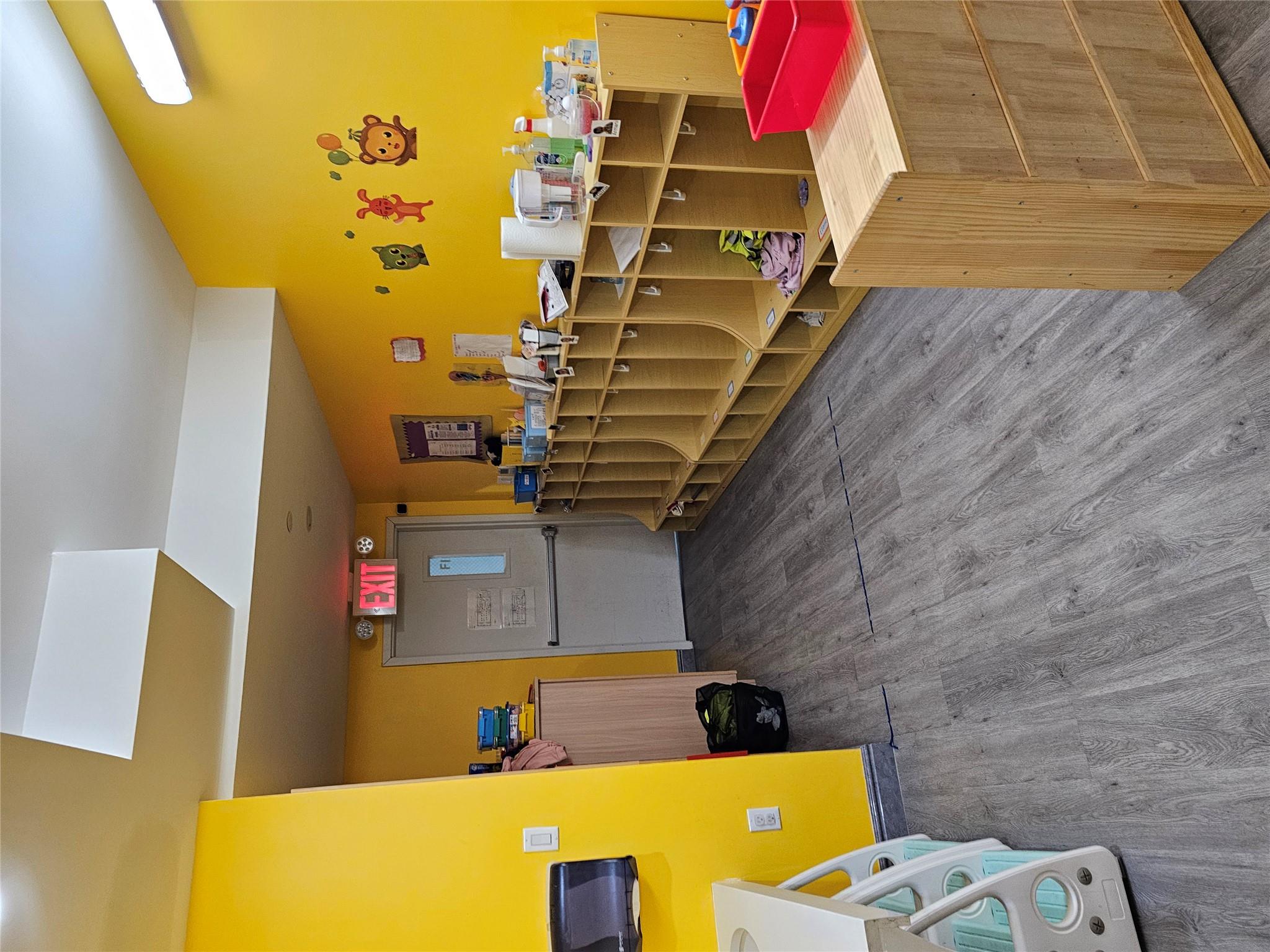 #10 photo, 10525 65th Road, クイーンズ区 Forest Hills , NY 11375