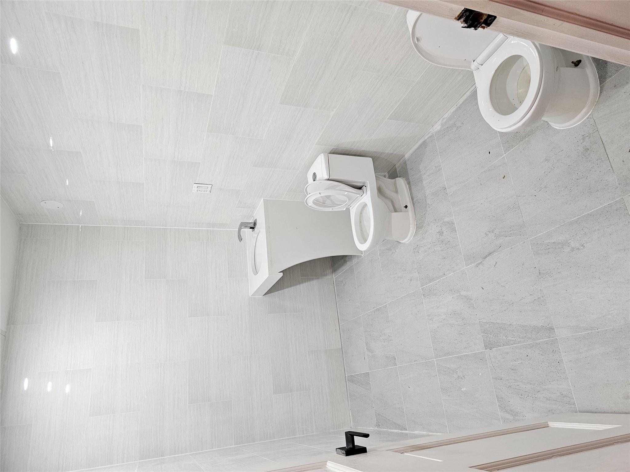 #8 photo, 10525 65th Road, クイーンズ区 Forest Hills , NY 11375