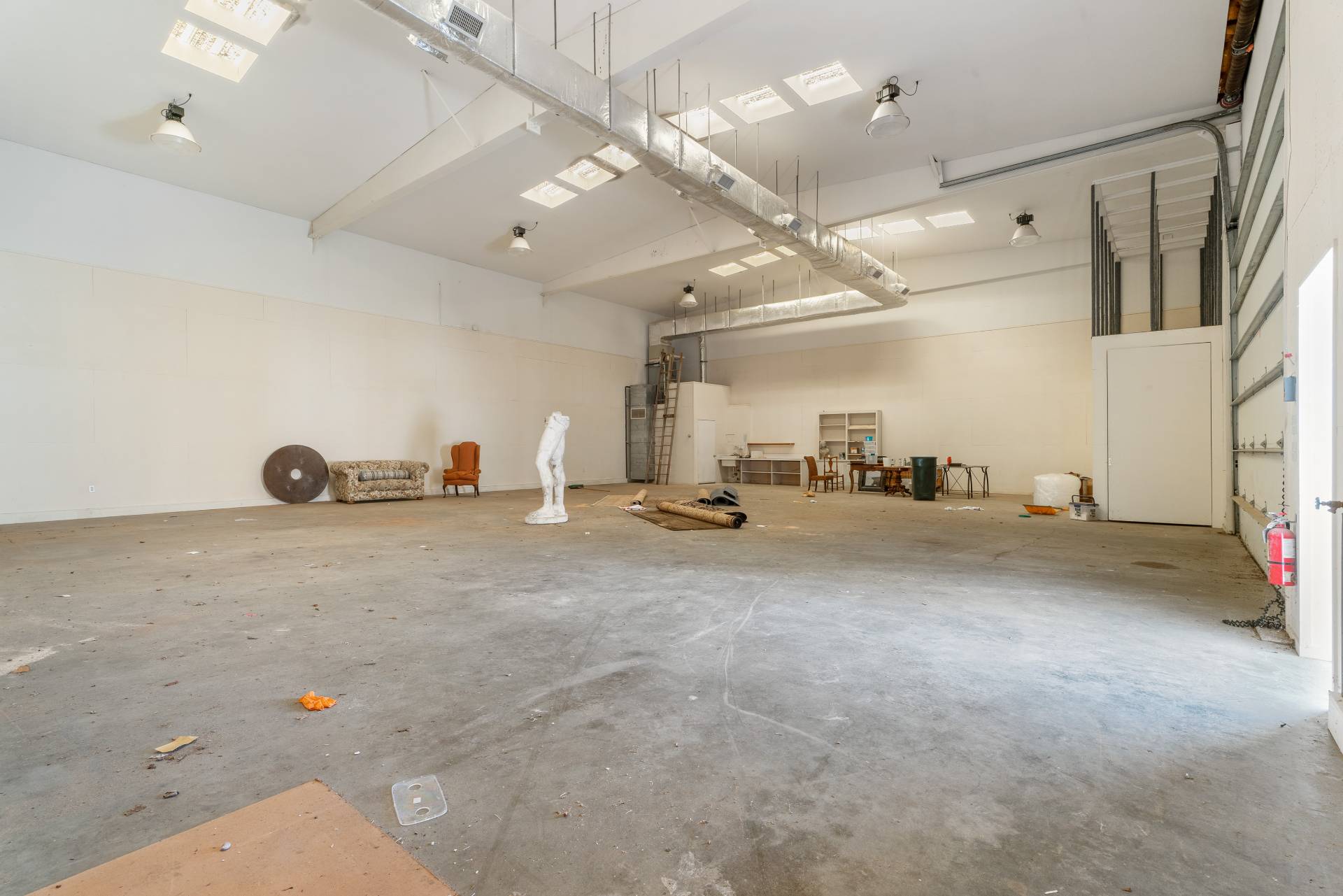 #4 photo, 3 Railroad Avenue (Storage), サフォーク郡 East Hampton , NY 11937