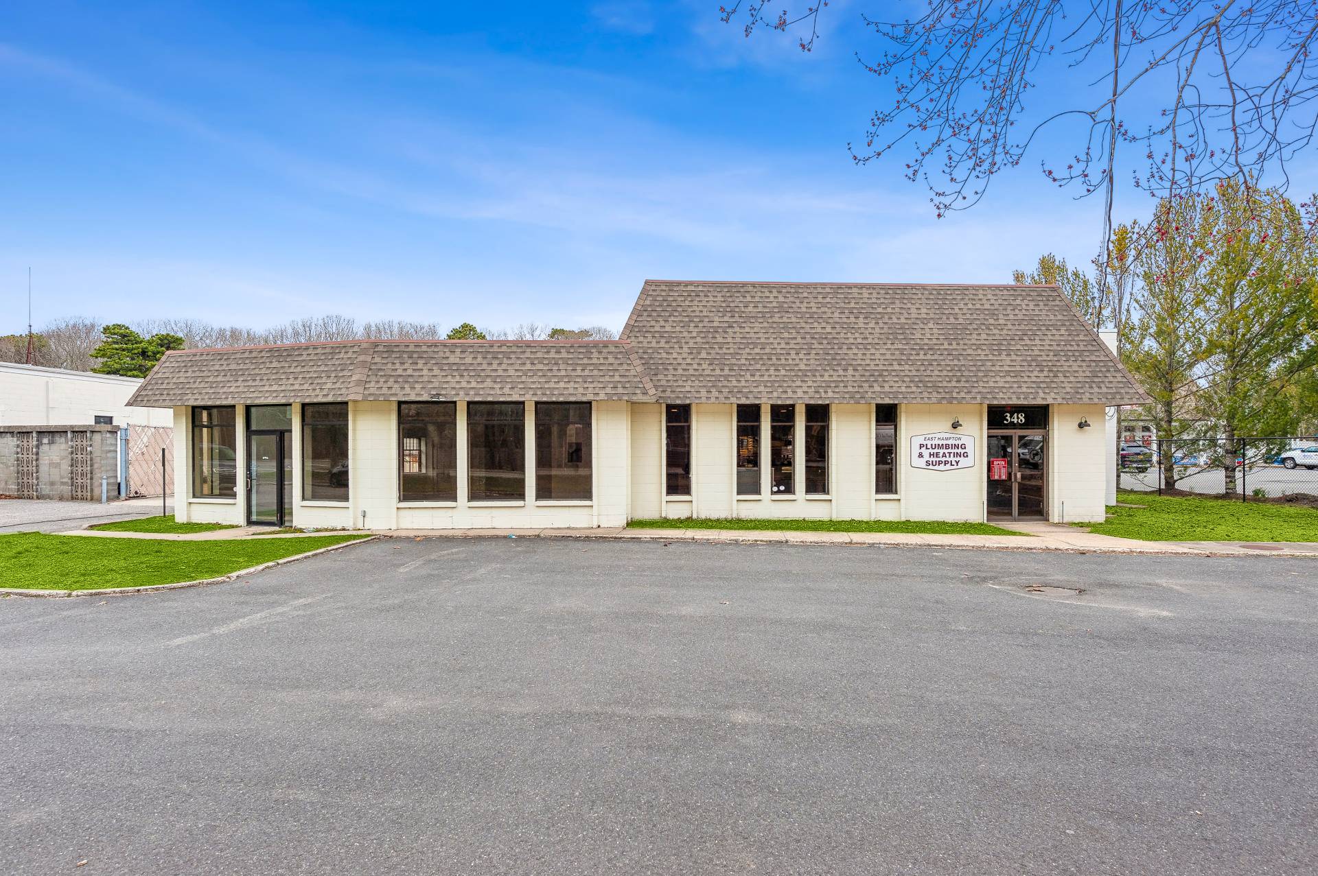 #1 photo, 348 Montauk Highway (Showroom & Office), サフォーク郡 Wainscott , NY 11975