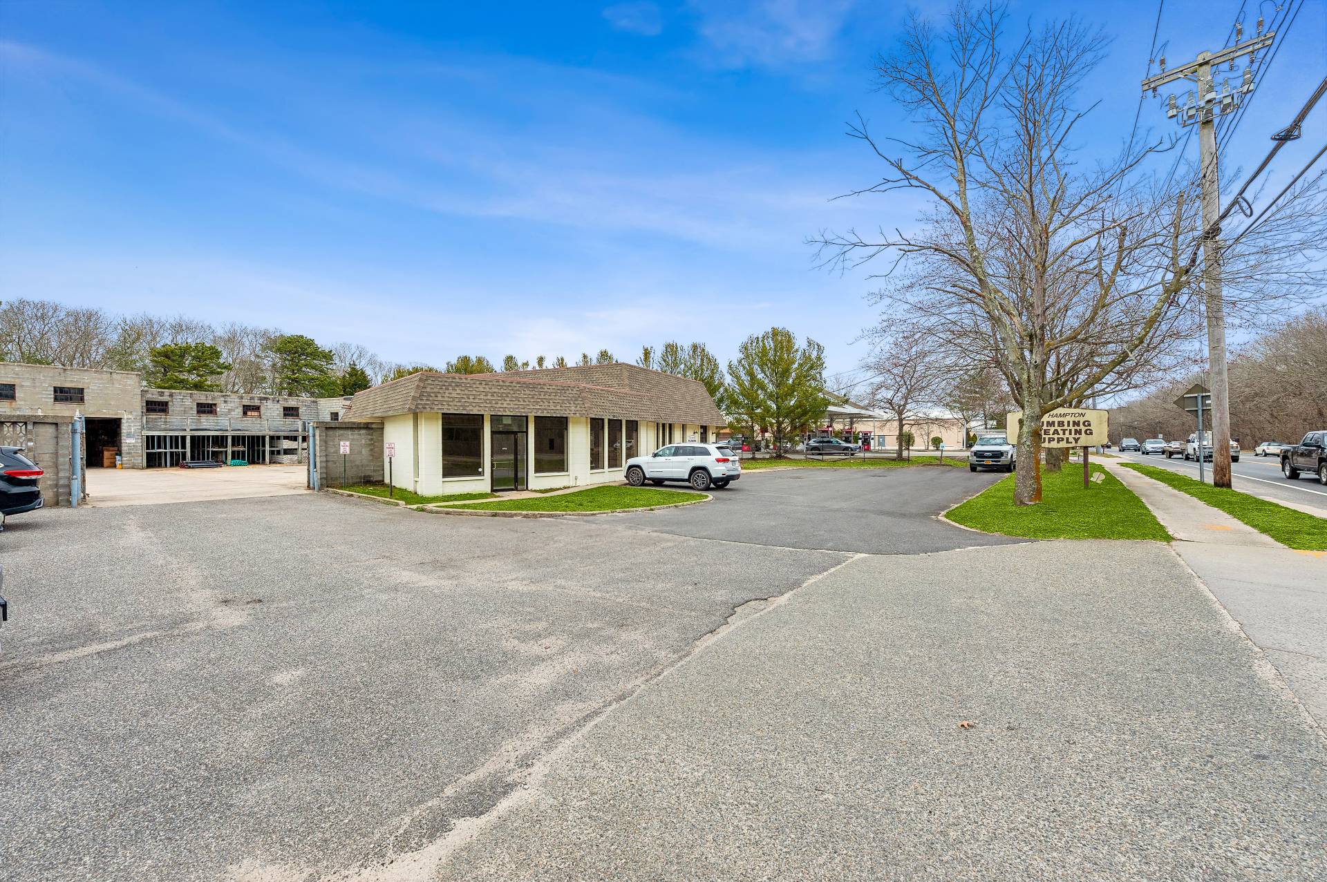 #3 photo, 348 Montauk Highway (Showroom & Office), サフォーク郡 Wainscott , NY 11975