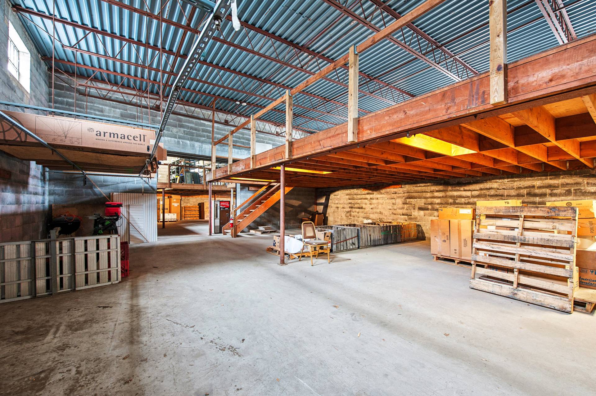 #12 photo, 348 Montauk Highway (Warehouse - Units 1 & 2), サフォーク郡 Wainscott , NY 11975