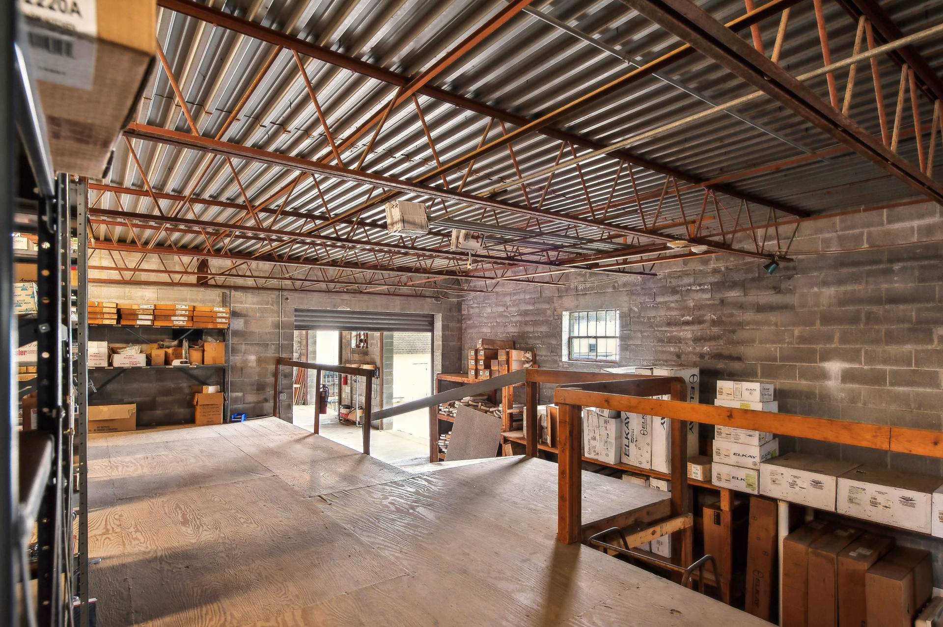 #15 photo, 348 Montauk Highway (Warehouse - Units 1 & 2), サフォーク郡 Wainscott , NY 11975