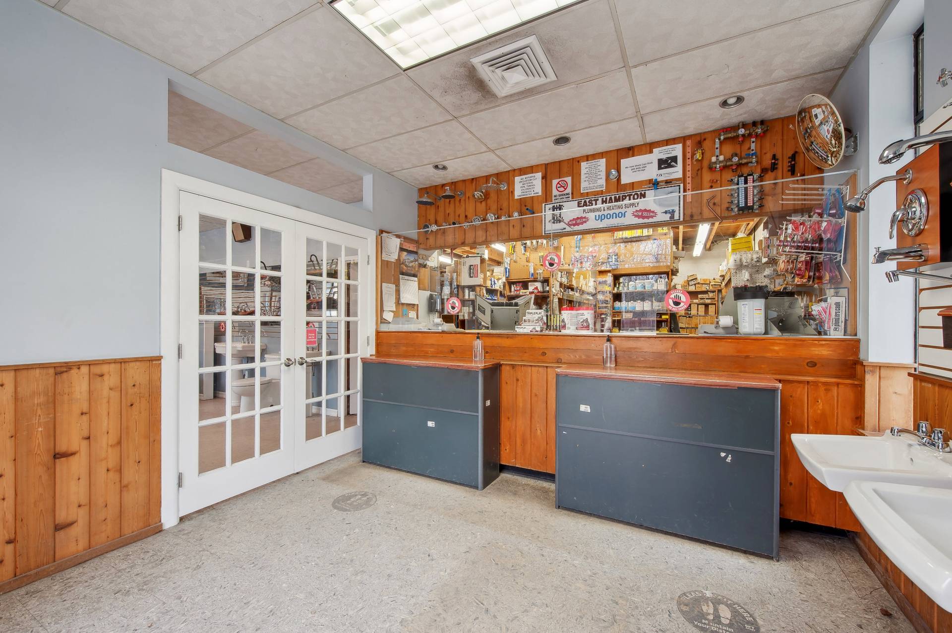 #26 photo, 348 Montauk Highway (Warehouse - Units 1 & 2), サフォーク郡 Wainscott , NY 11975