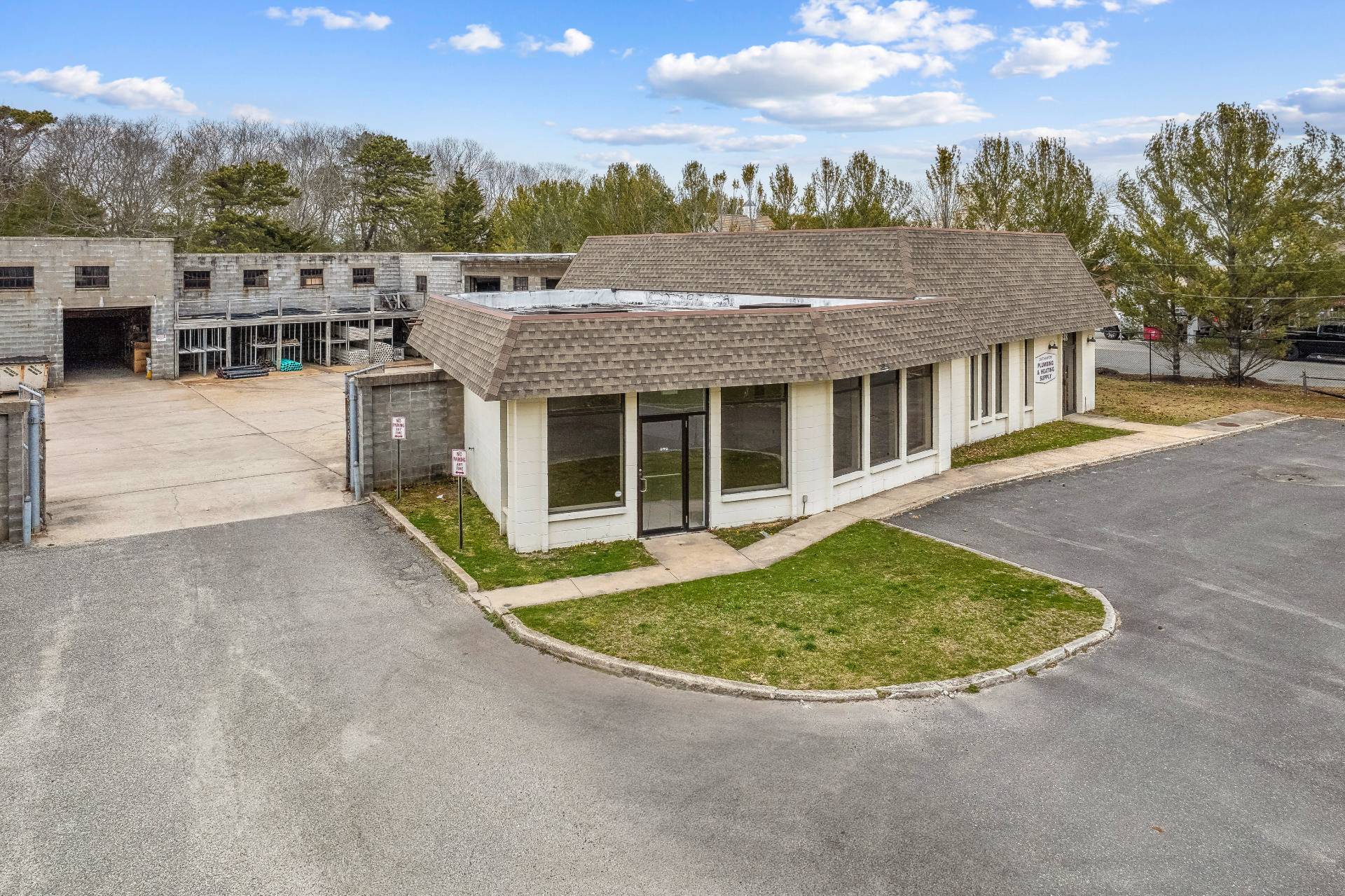 #6 photo, 348 Montauk Highway (Warehouse - Units 1 & 2), サフォーク郡 Wainscott , NY 11975