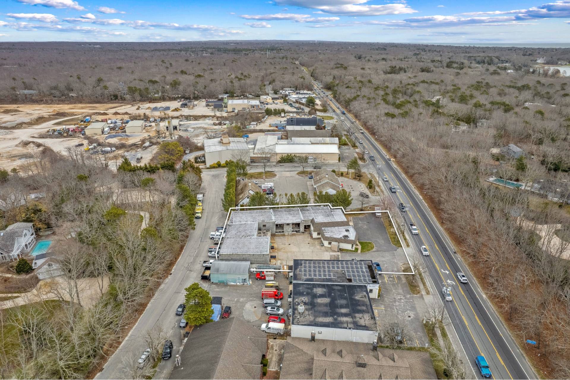 #8 photo, 348 Montauk Highway (Warehouse - Units 1 & 2), サフォーク郡 Wainscott , NY 11975