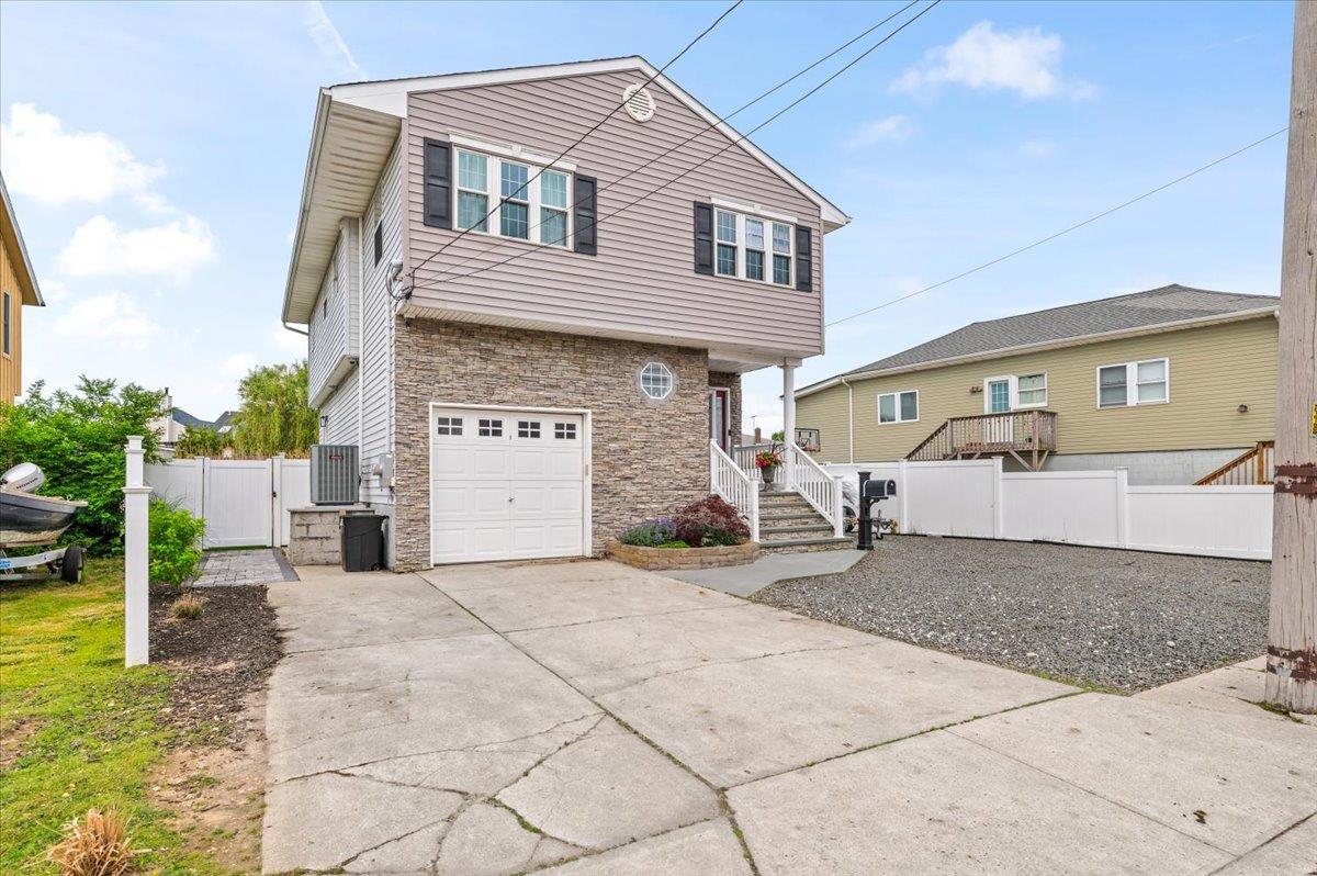 #1 photo, 845 Atlantic Street, 東長島 Lindenhurst , NY 11757