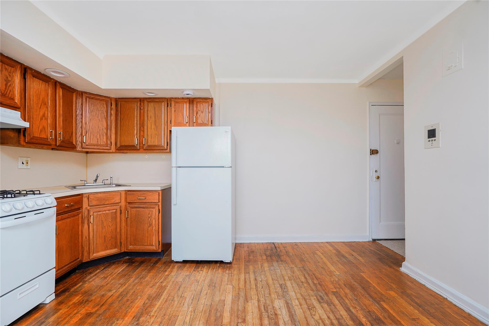 #11 photo, 9430 Ridge Boulevard, Brooklyn , NY 11209