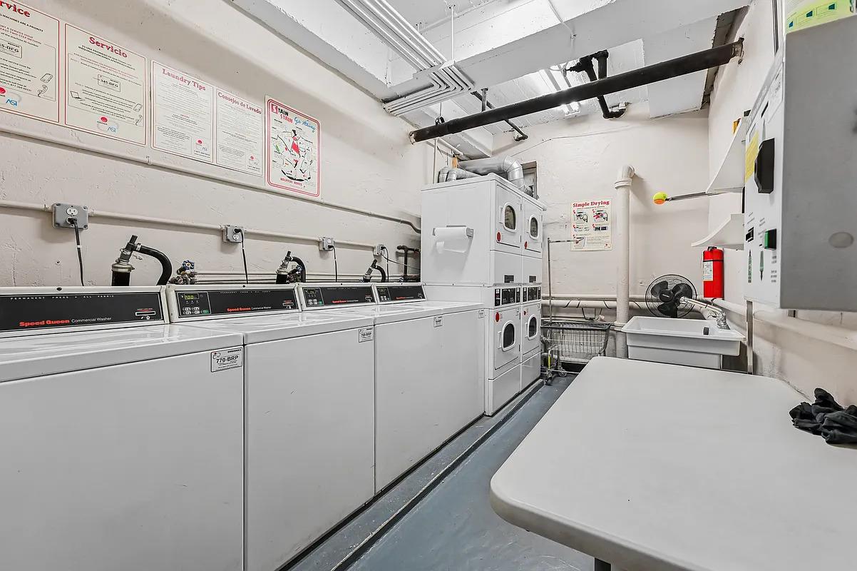 #13 photo, 9430 Ridge Boulevard, Brooklyn , NY 11209