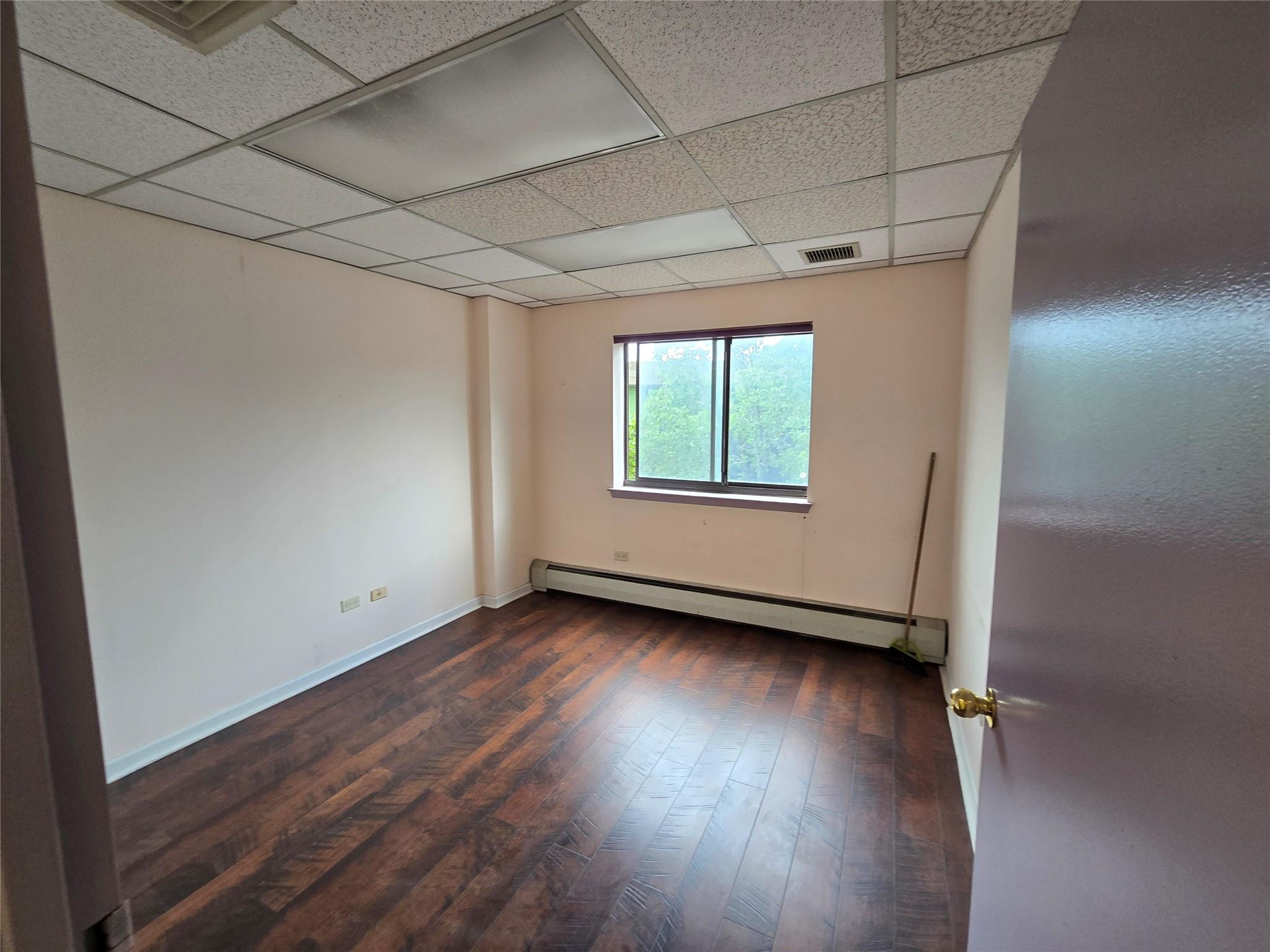 #17 photo, 92-29 Queens Boulevard Queens Boulevard, クイーンズ区 Rego Park , NY 11374