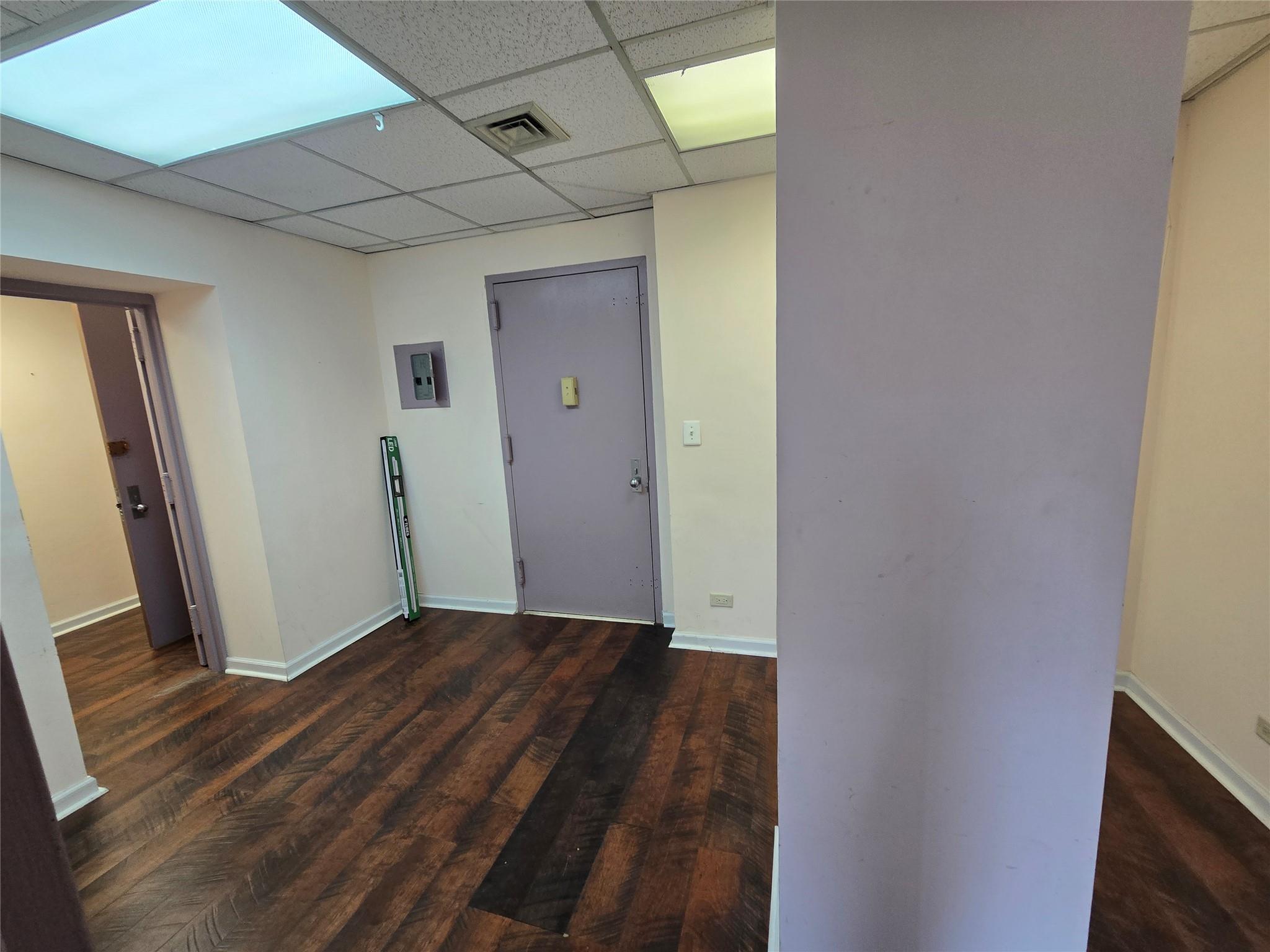 #19 photo, 92-29 Queens Boulevard Queens Boulevard, クイーンズ区 Rego Park , NY 11374