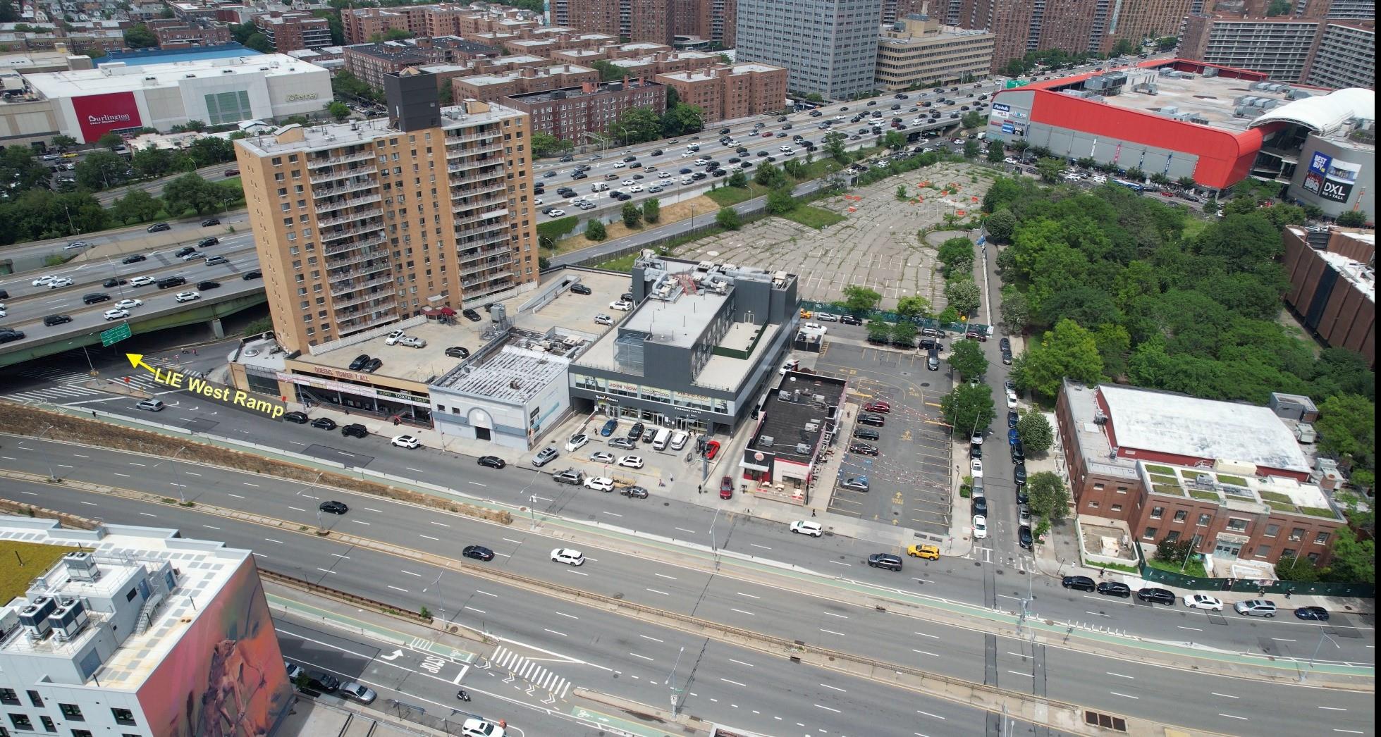 #7 photo, 92-29 Queens Boulevard Queens Boulevard, クイーンズ区 Rego Park , NY 11374