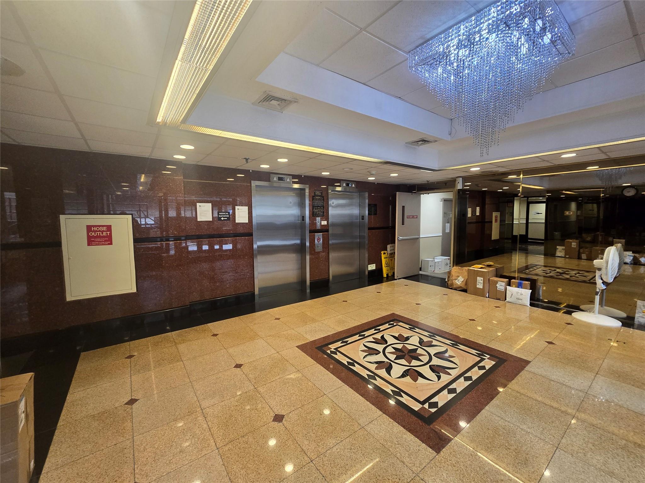 #8 photo, 92-29 Queens Boulevard Queens Boulevard, クイーンズ区 Rego Park , NY 11374